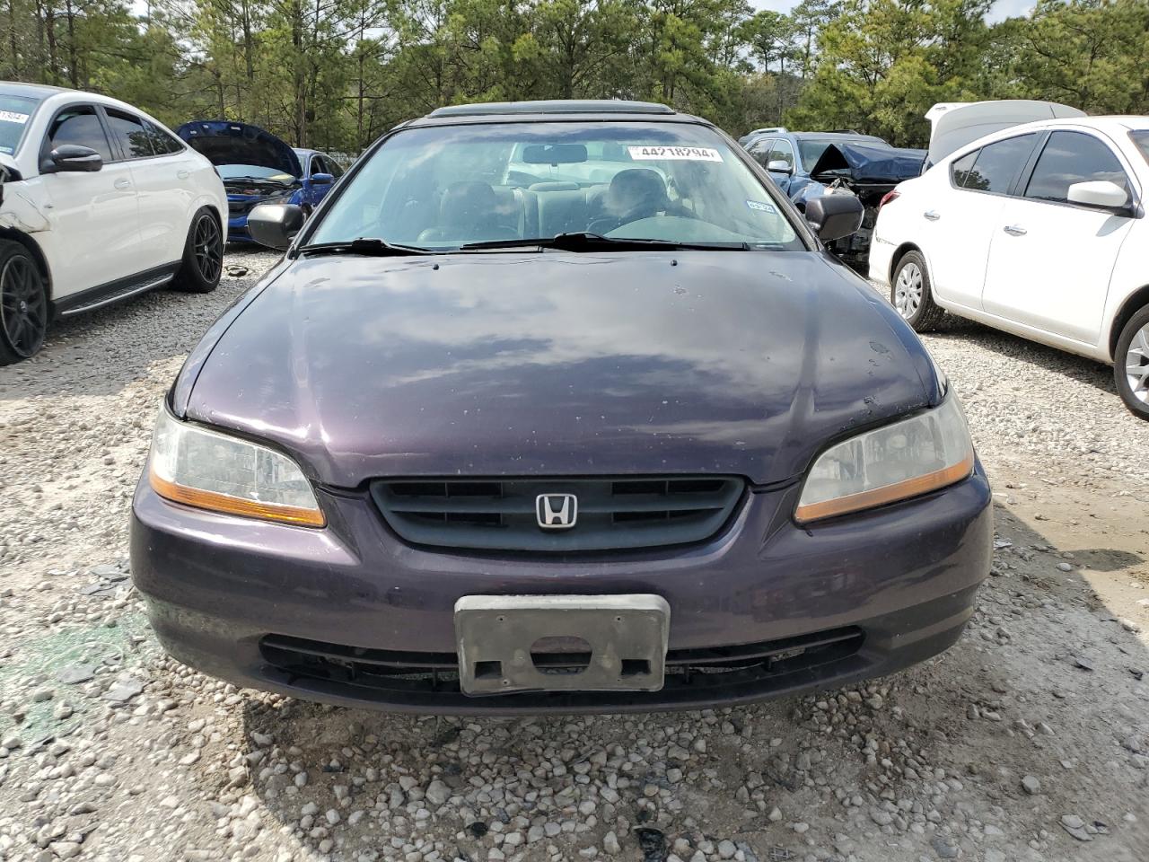 Photo 4 VIN: 1HGCG225XXA011090 - HONDA ACCORD 