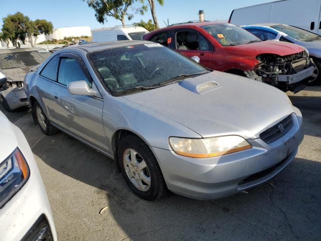 Photo 3 VIN: 1HGCG3177YA021019 - HONDA ACCORD 