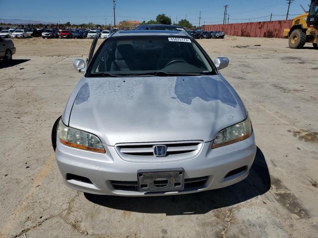 Photo 4 VIN: 1HGCG32222A010570 - HONDA ACCORD SE 