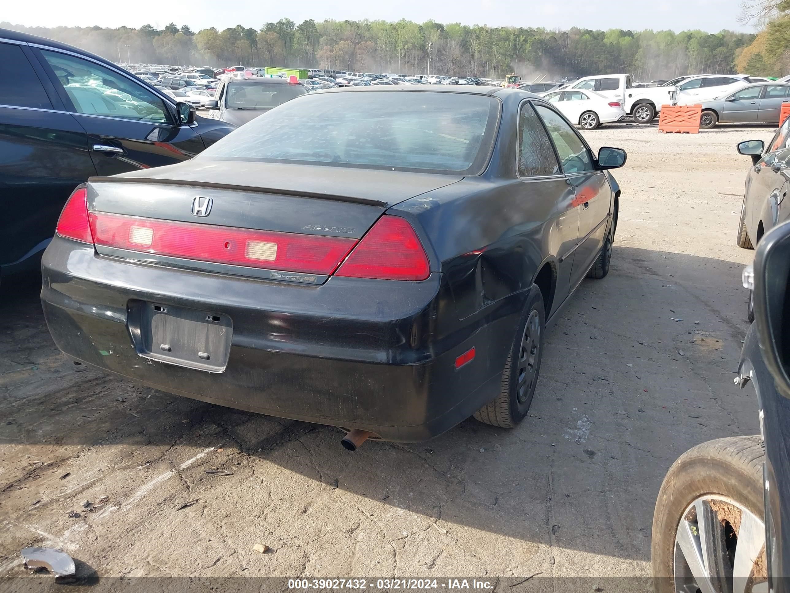 Photo 3 VIN: 1HGCG32262A034516 - HONDA ACCORD 