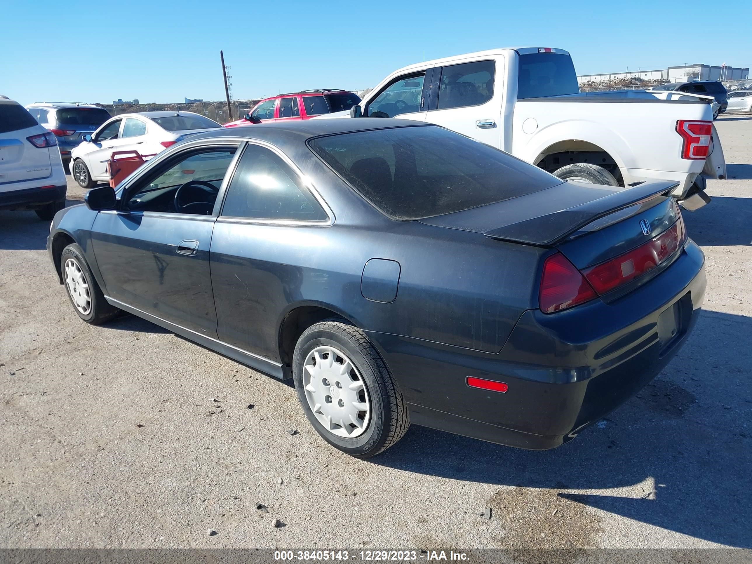 Photo 2 VIN: 1HGCG32421A016935 - HONDA ACCORD 