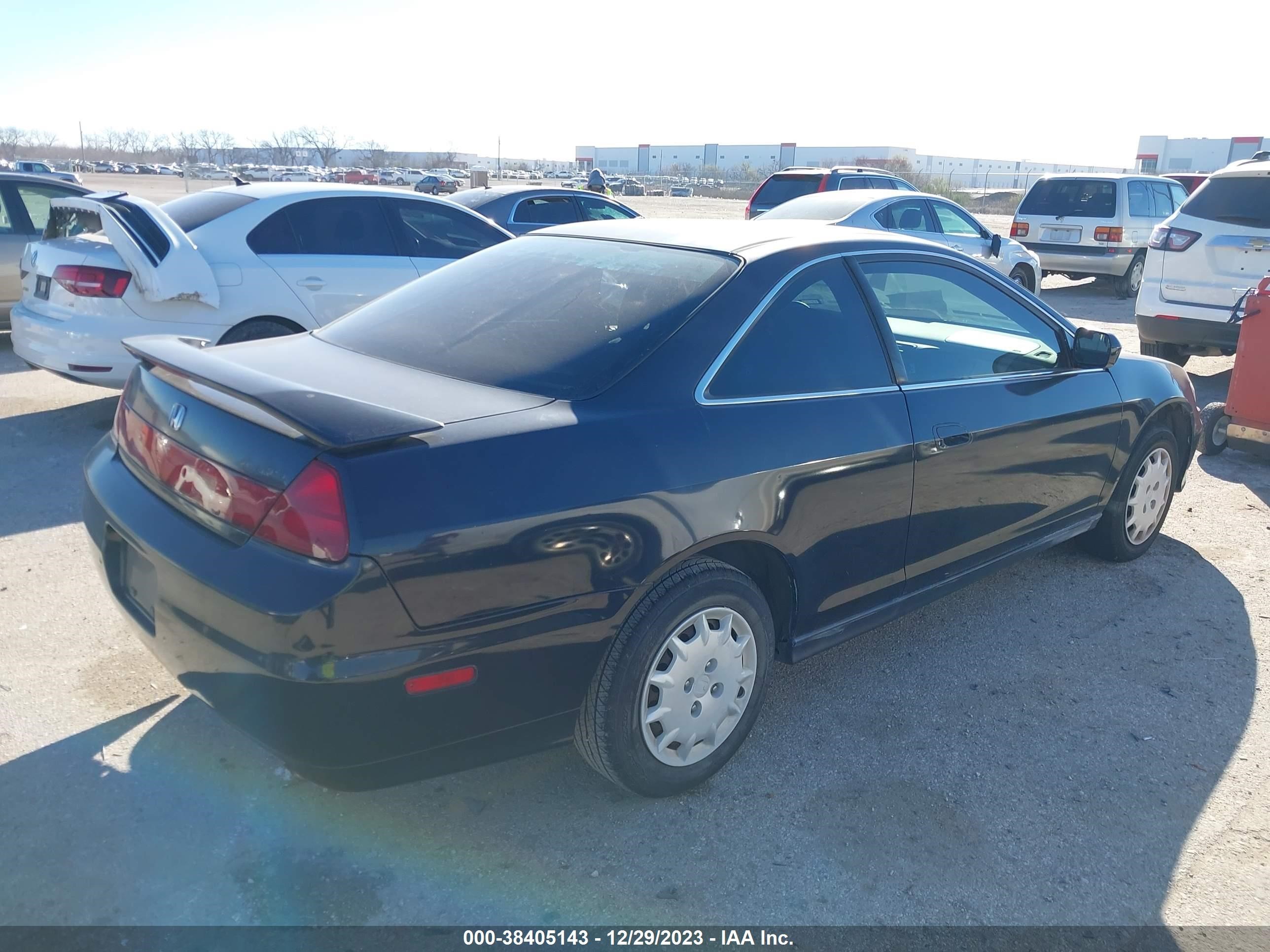 Photo 3 VIN: 1HGCG32421A016935 - HONDA ACCORD 