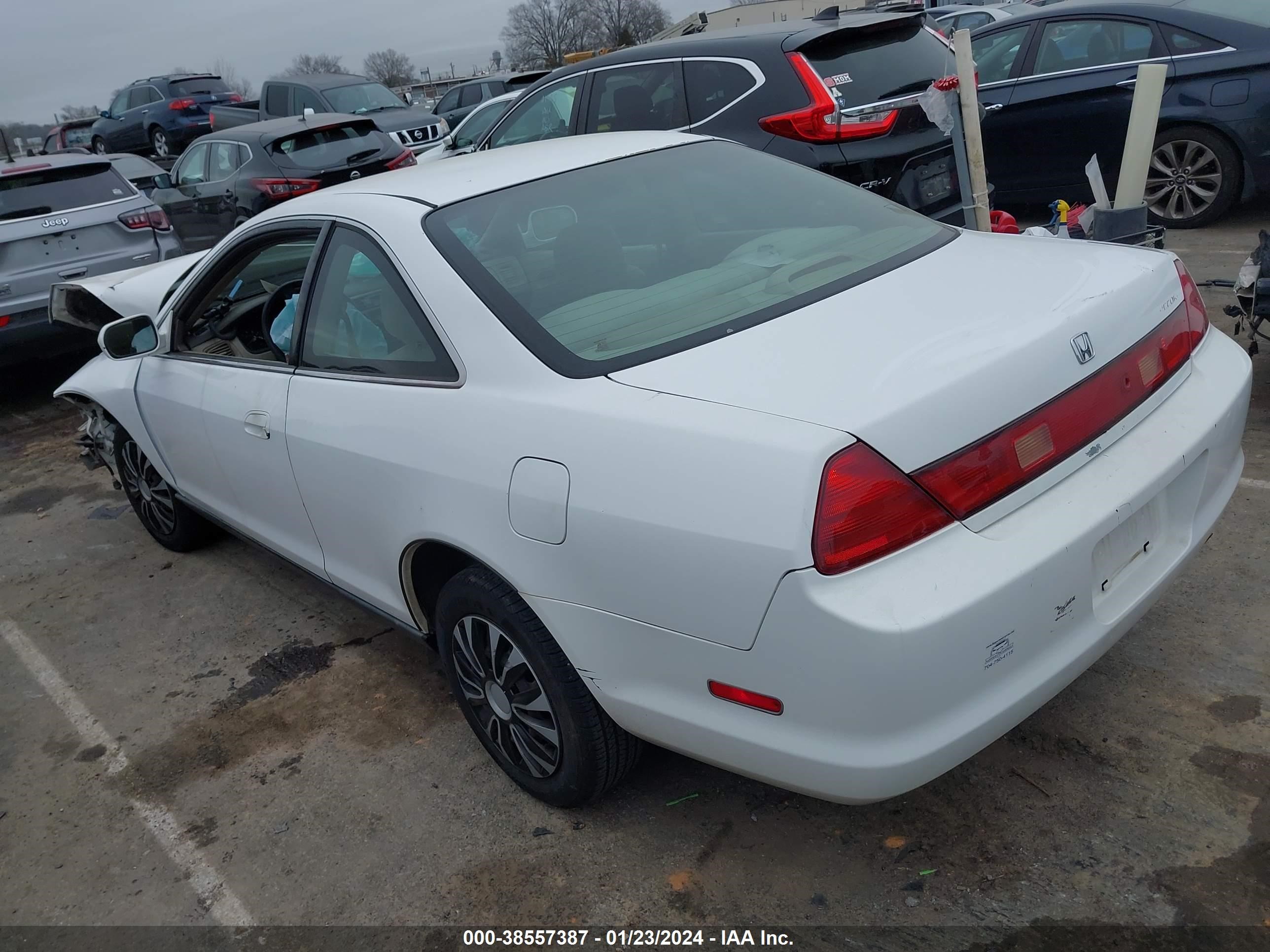 Photo 2 VIN: 1HGCG3249XA026595 - HONDA ACCORD 