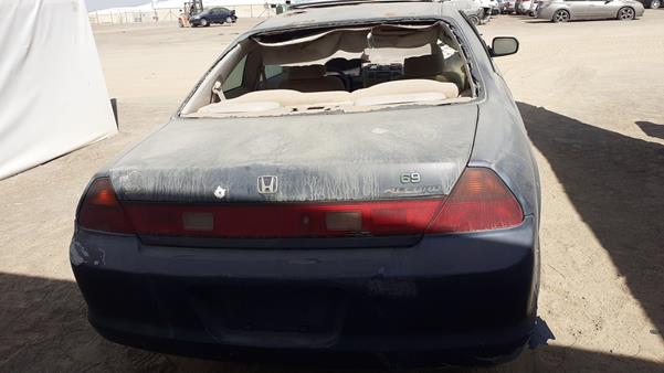 Photo 5 VIN: 1HGCG3250XA602202 - HONDA ACCORD 