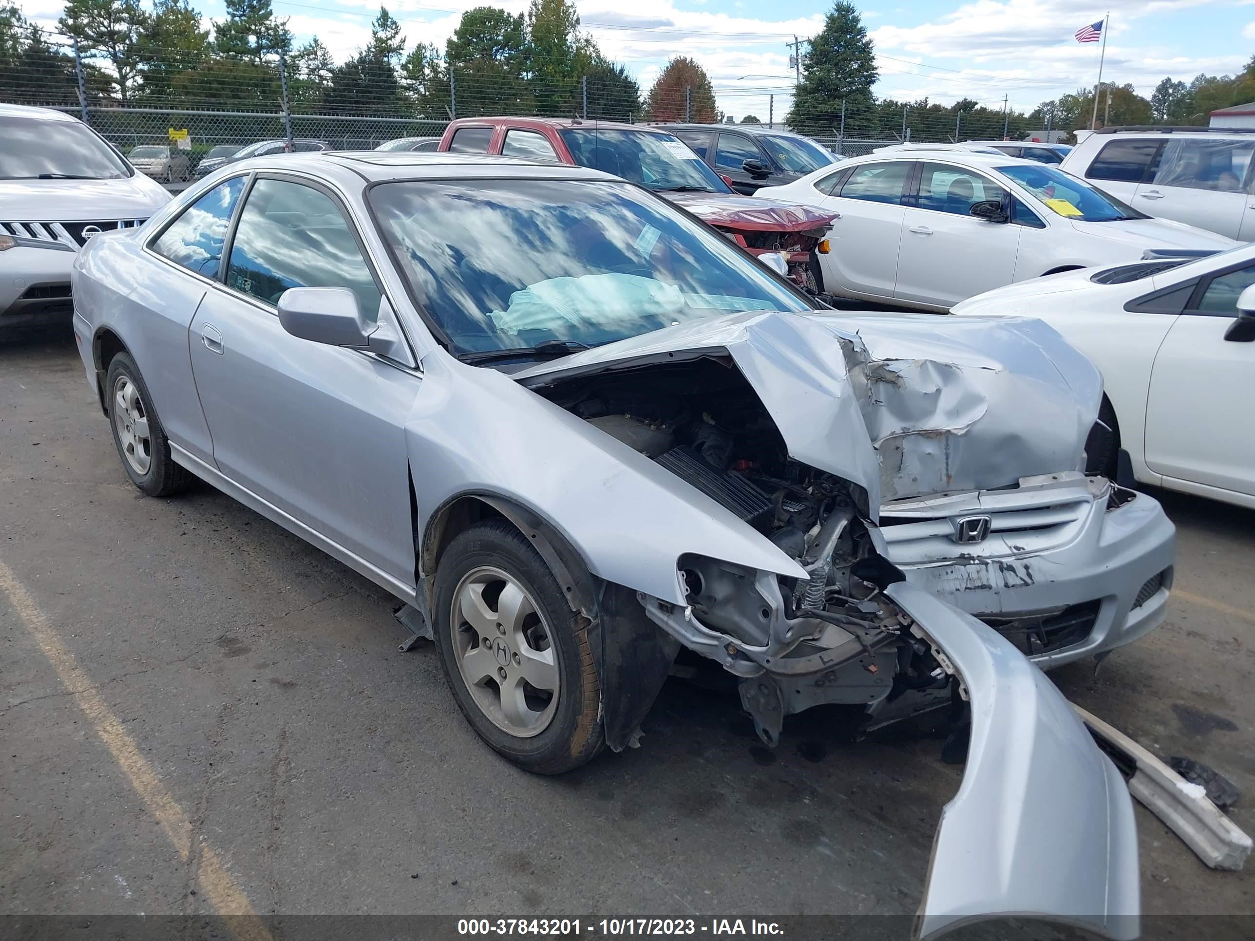 Photo 12 VIN: 1HGCG32561A005302 - HONDA ACCORD 