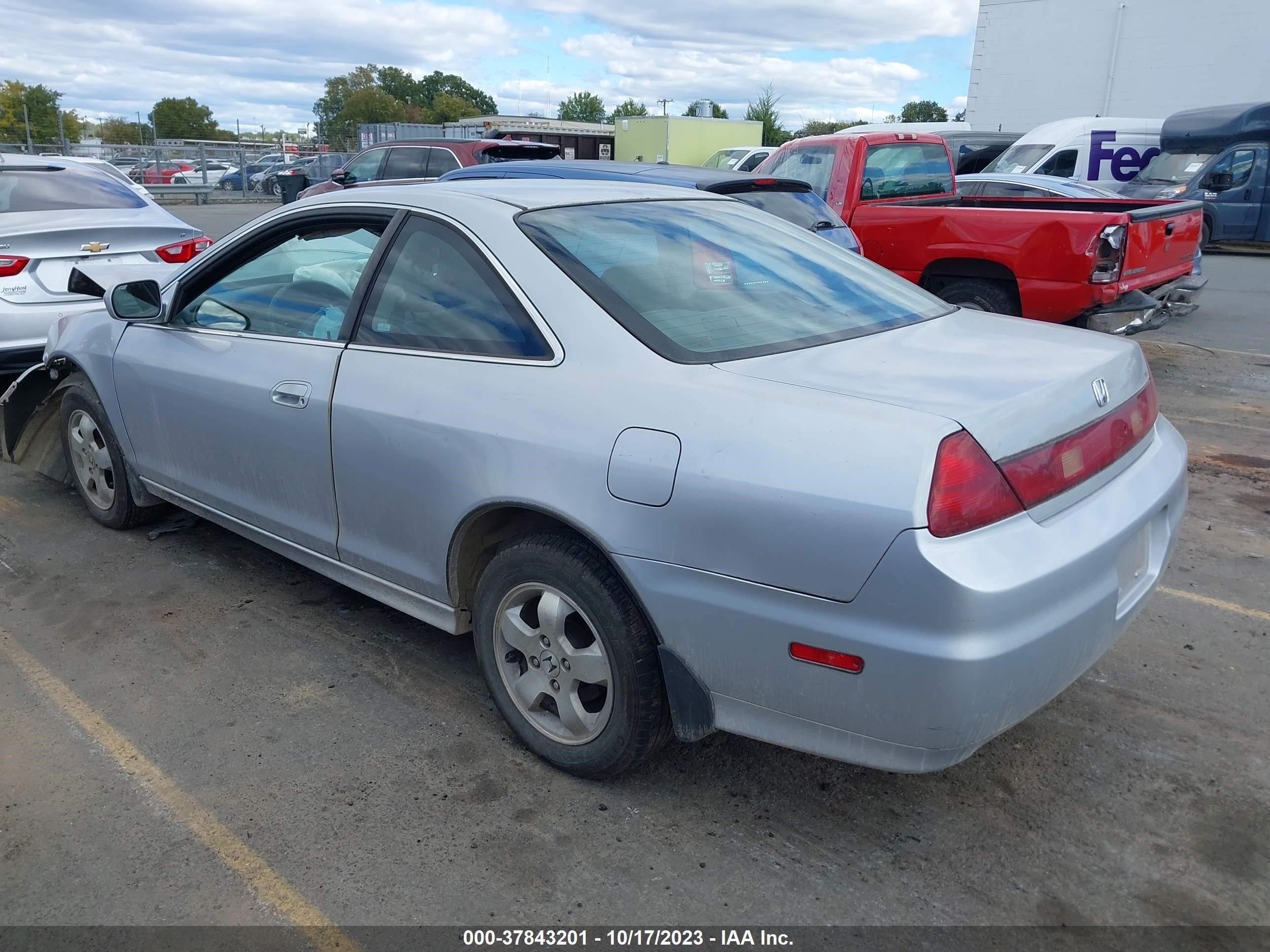 Photo 13 VIN: 1HGCG32561A005302 - HONDA ACCORD 