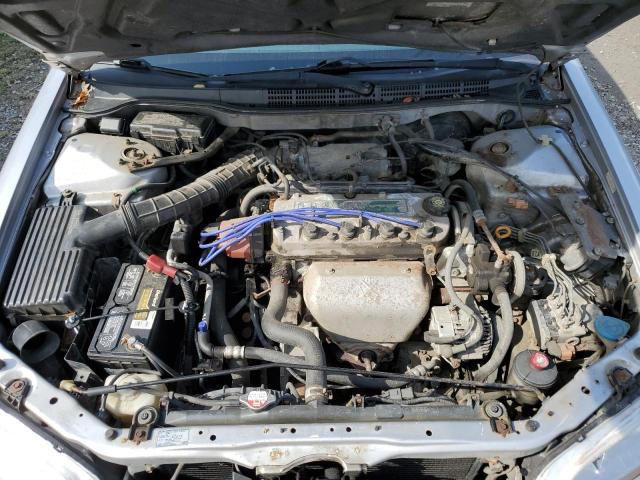 Photo 10 VIN: 1HGCG32701A000517 - HONDA ACCORD EX 