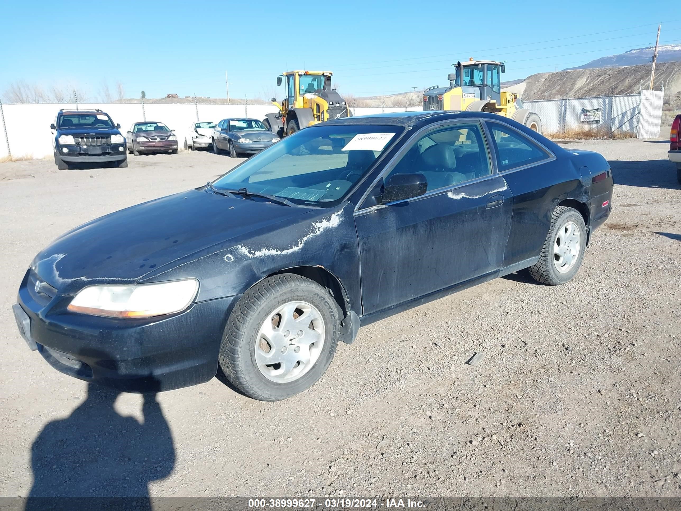 Photo 1 VIN: 1HGCG327XYA031820 - HONDA ACCORD 