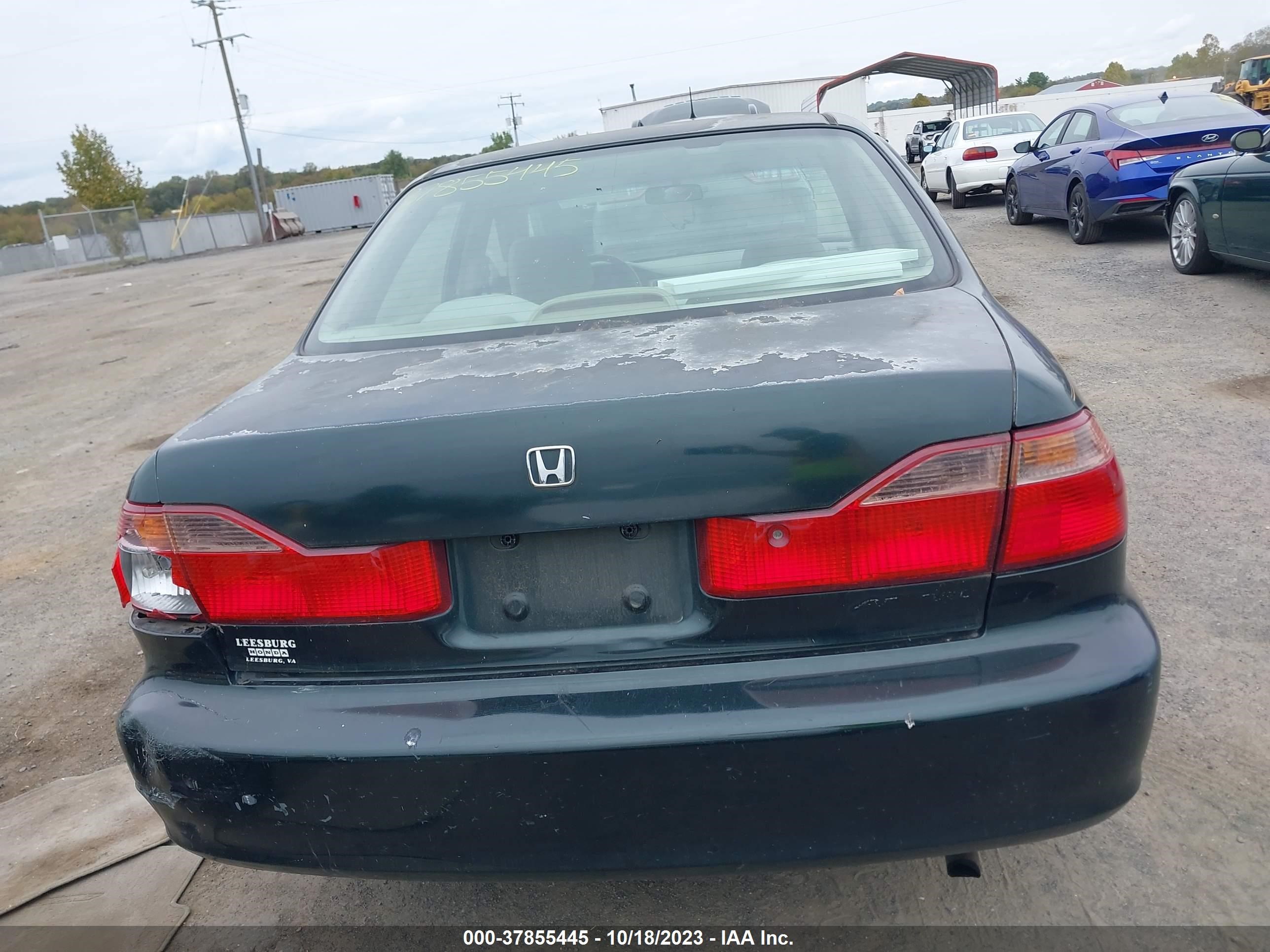 Photo 15 VIN: 1HGCG5543WA173565 - HONDA ACCORD 