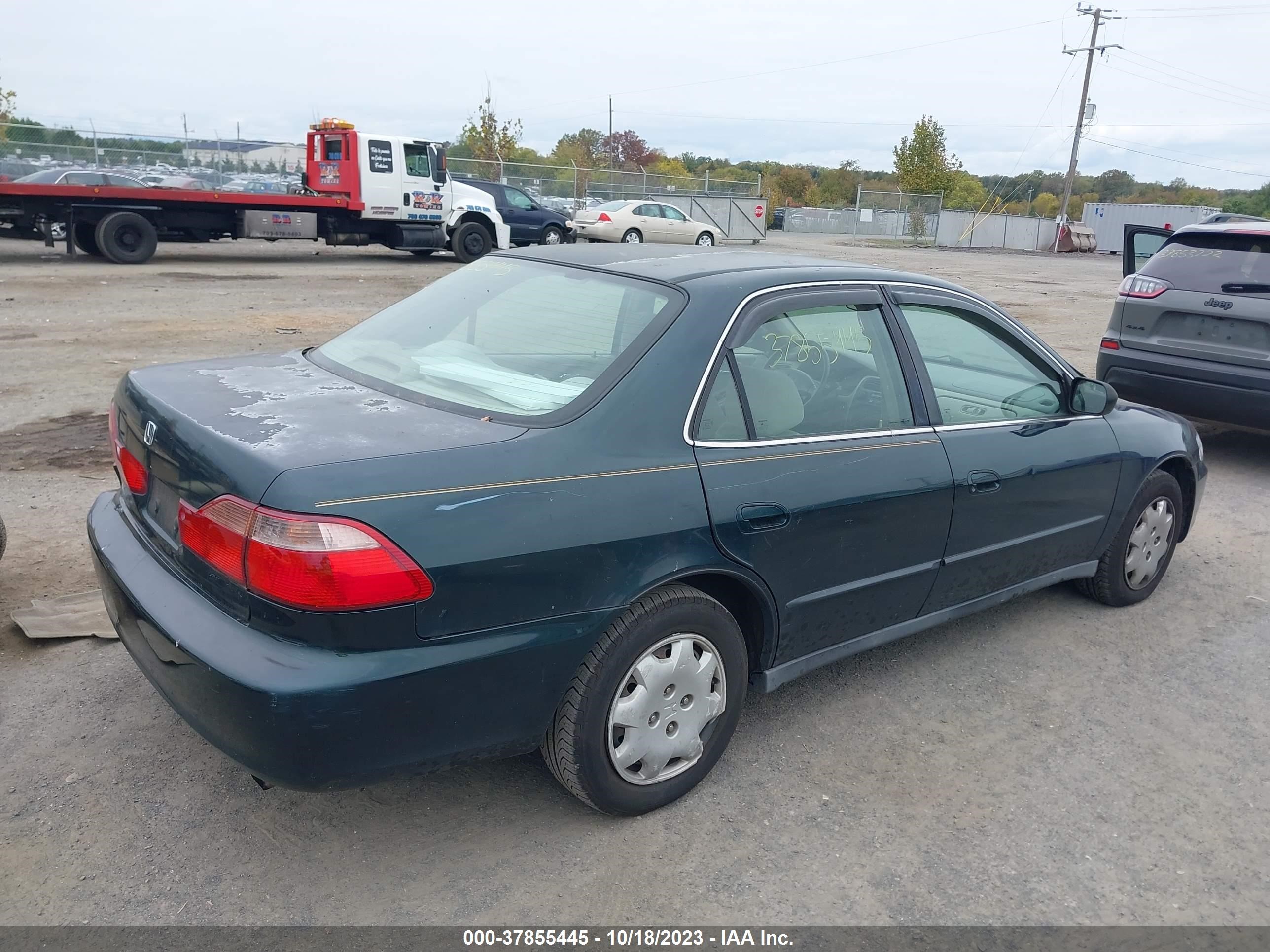 Photo 3 VIN: 1HGCG5543WA173565 - HONDA ACCORD 