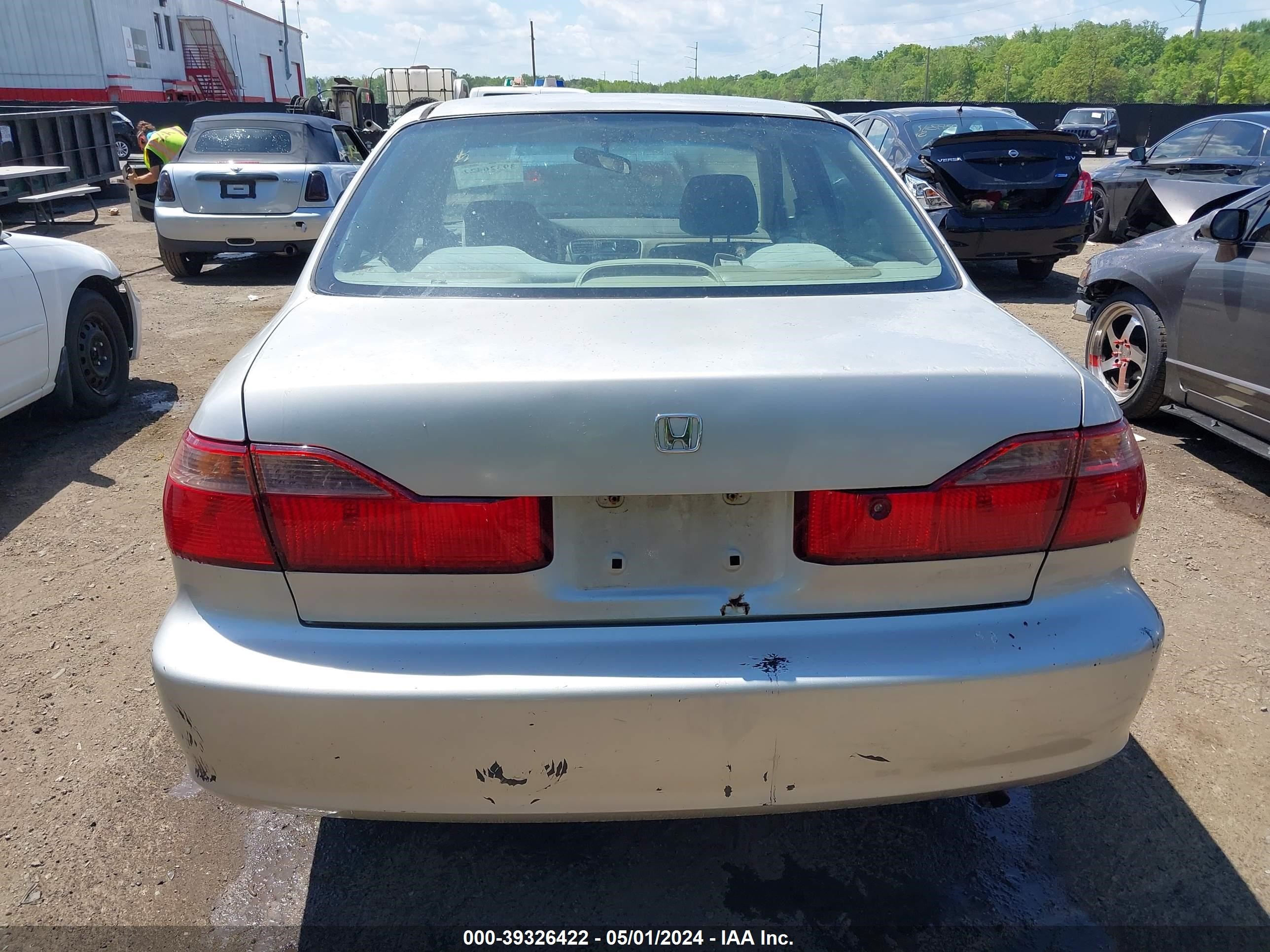 Photo 15 VIN: 1HGCG5543XA140468 - HONDA ACCORD 