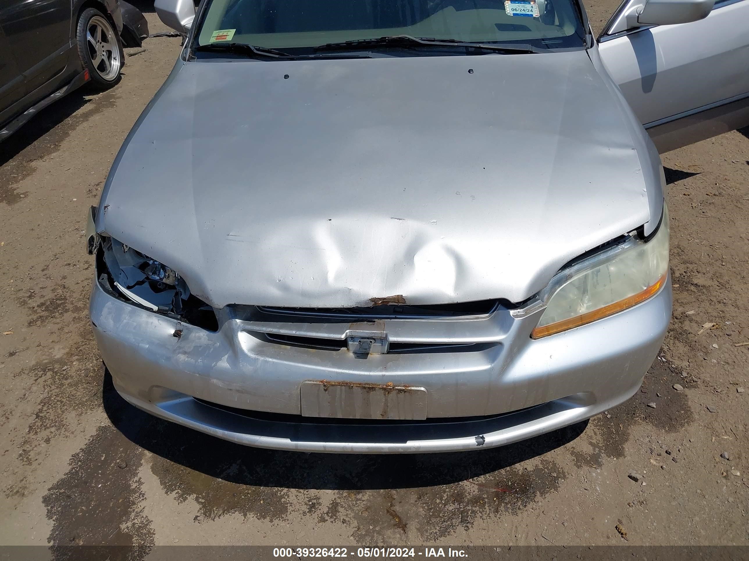 Photo 9 VIN: 1HGCG5543XA140468 - HONDA ACCORD 