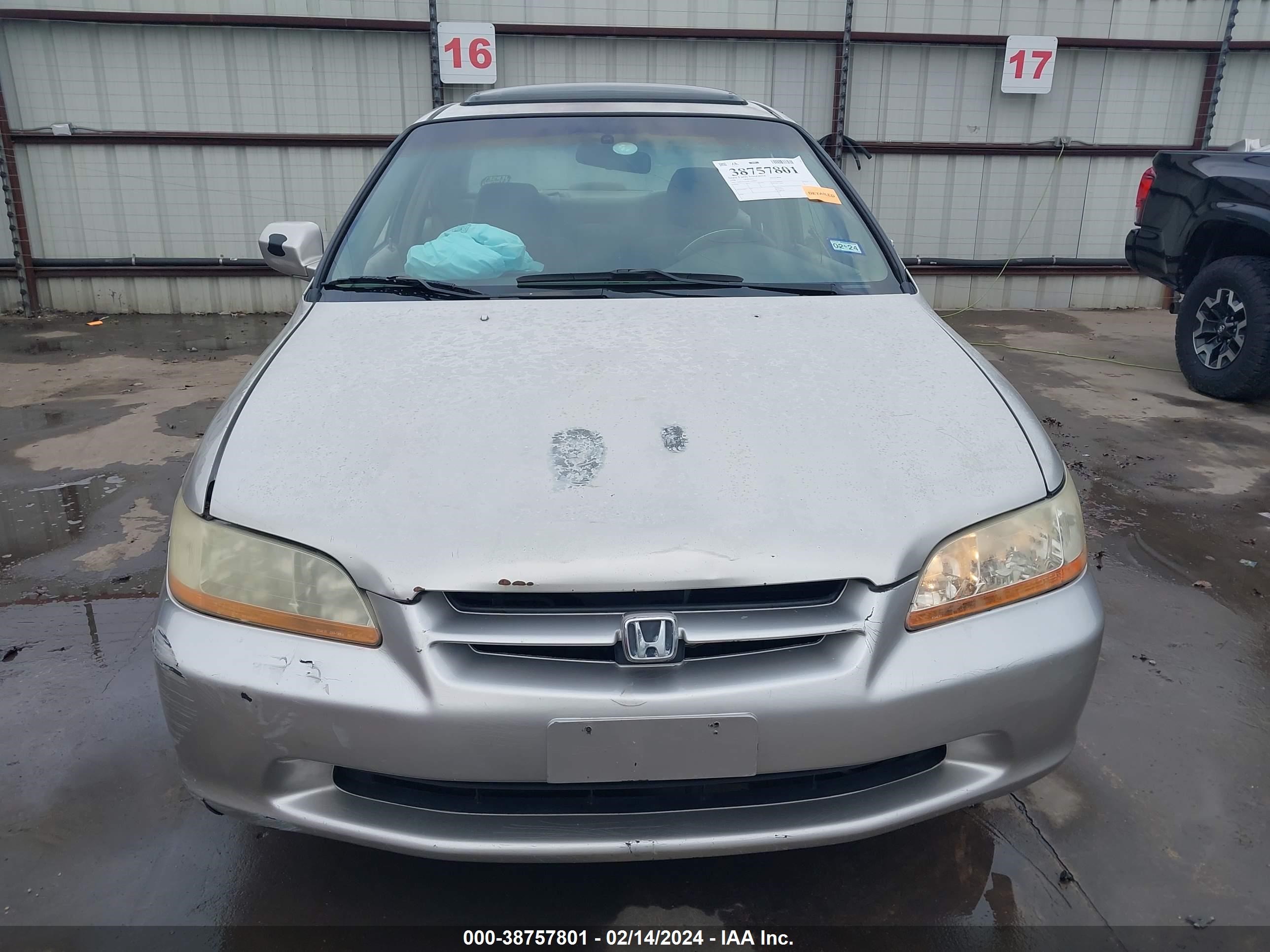 Photo 12 VIN: 1HGCG5556WA109867 - HONDA ACCORD 