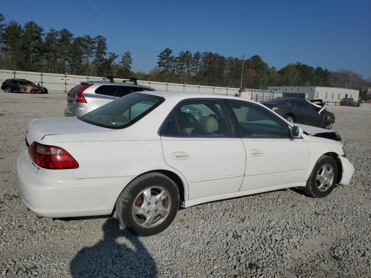 Photo 2 VIN: 1HGCG5564YA035134 - HONDA ACCORD 