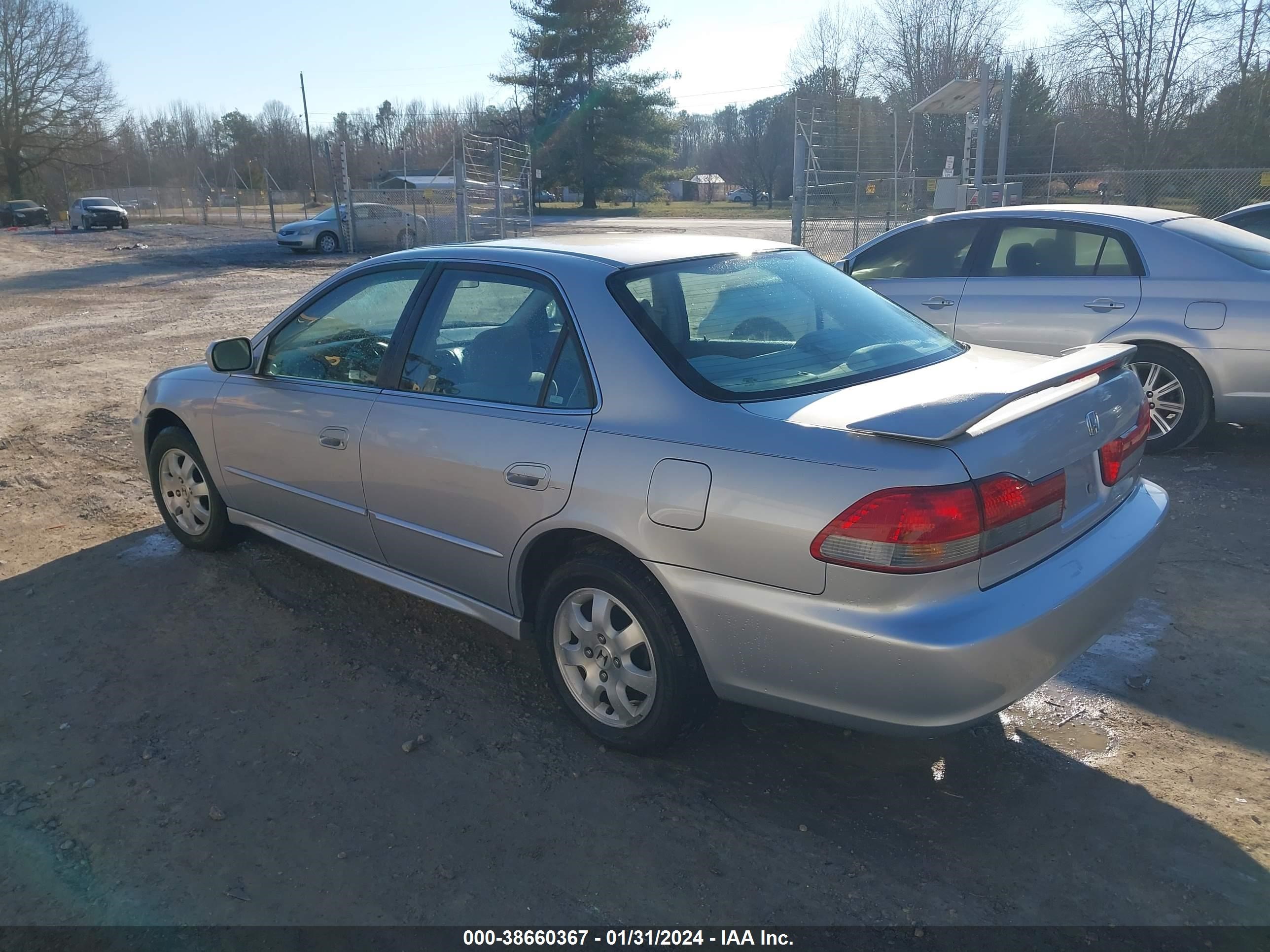 Photo 2 VIN: 1HGCG55662A026121 - HONDA ACCORD 