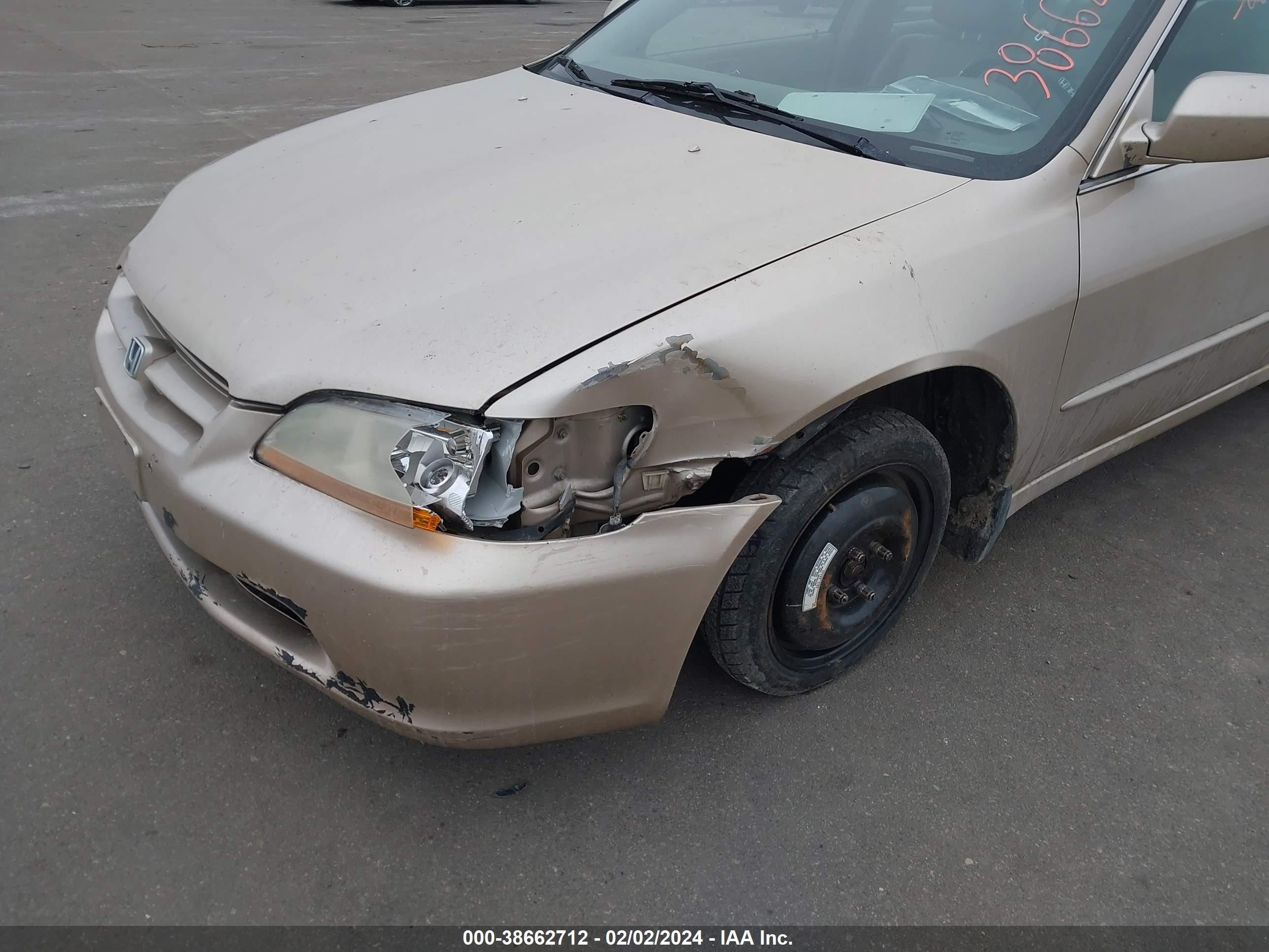 Photo 5 VIN: 1HGCG5569YA055346 - HONDA ACCORD 