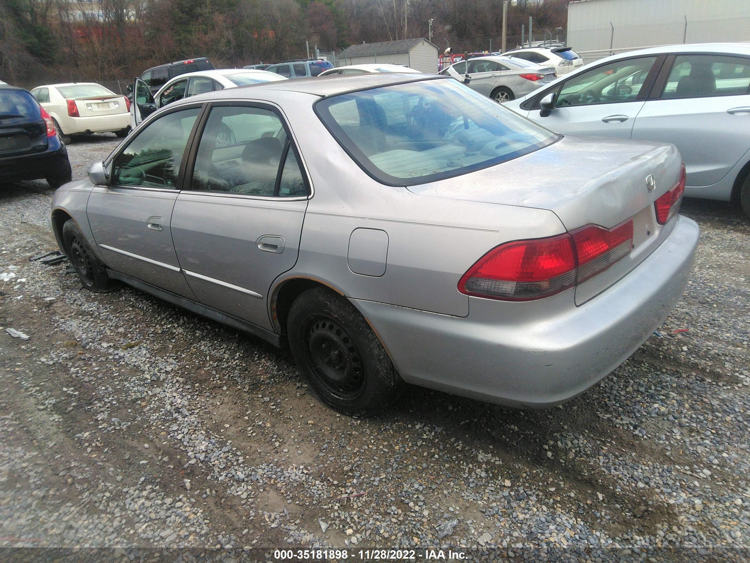 Photo 2 VIN: 1HGCG56401A110284 - HONDA ACCORD 