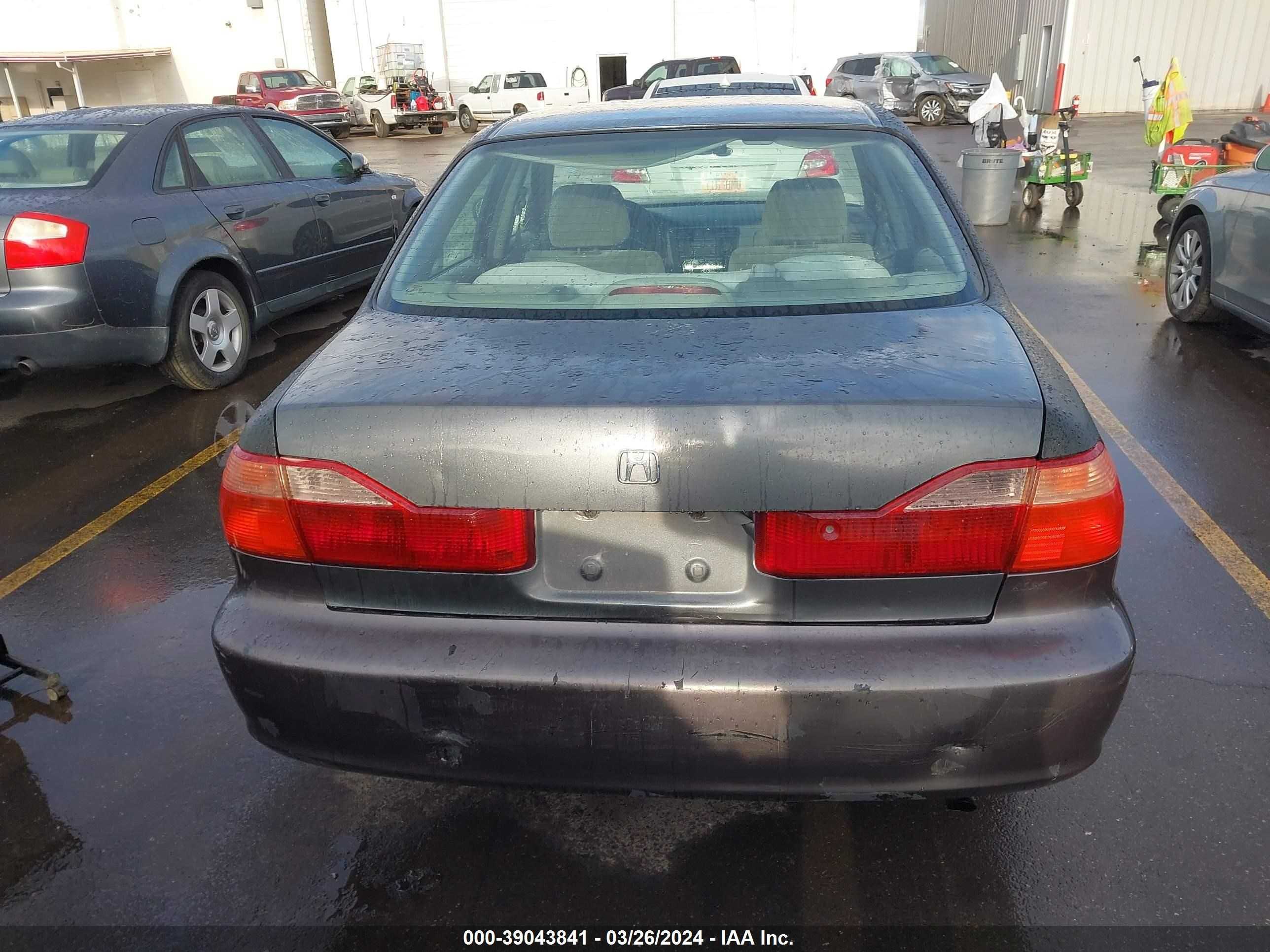 Photo 15 VIN: 1HGCG5640WA080890 - HONDA ACCORD 