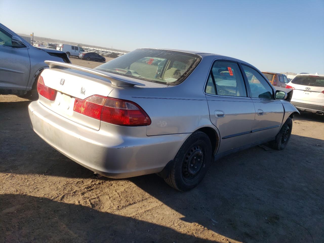 Photo 2 VIN: 1HGCG5640WA248477 - HONDA ACCORD 