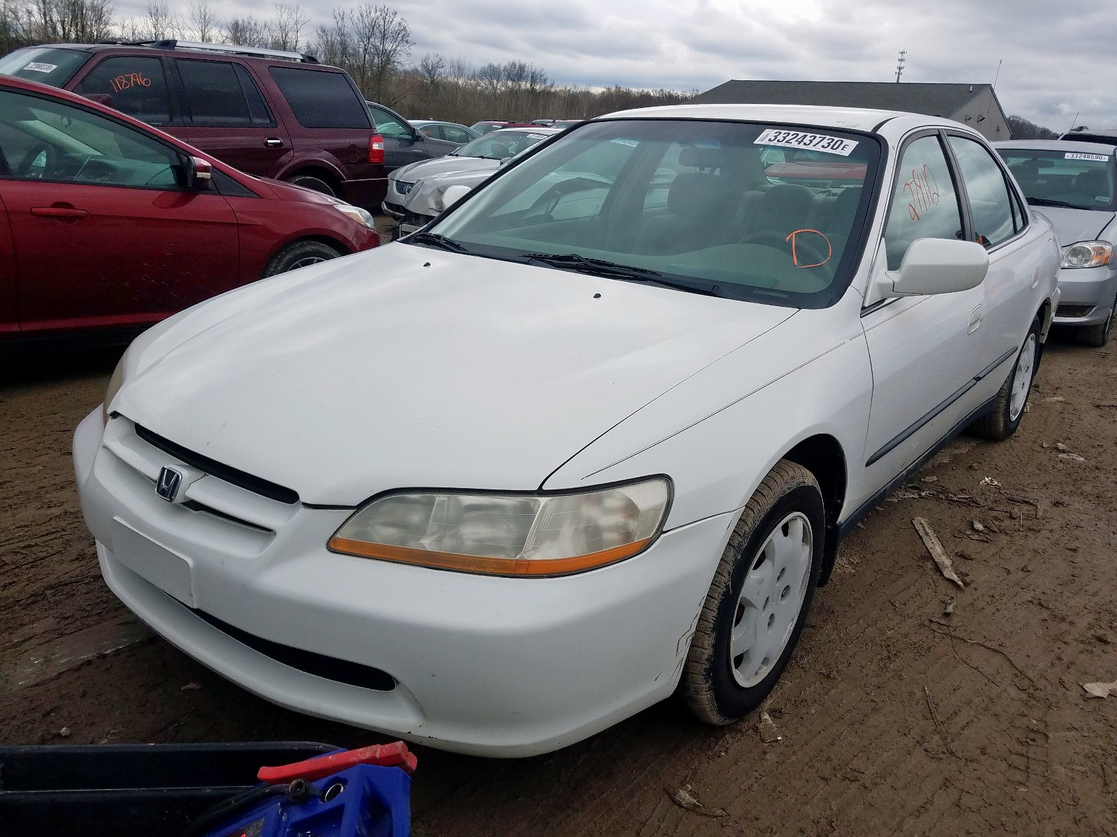 Photo 1 VIN: 1HGCG5640YA133946 - HONDA ACCORD LX 