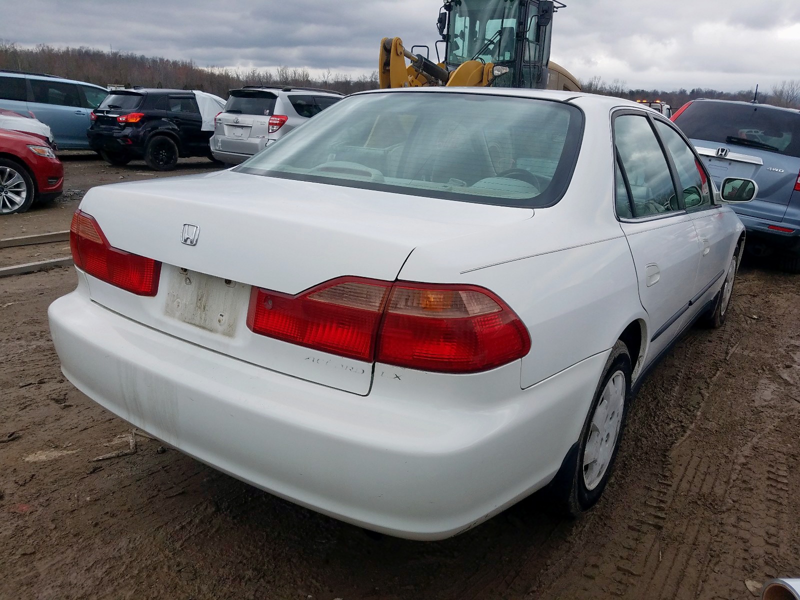 Photo 3 VIN: 1HGCG5640YA133946 - HONDA ACCORD LX 