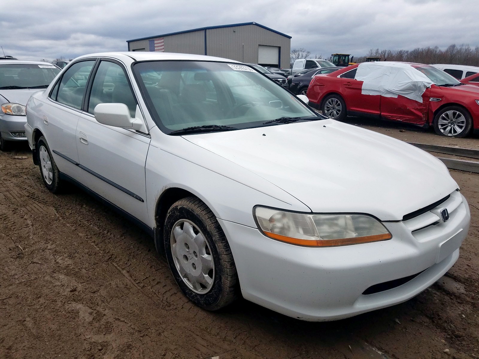 Photo 8 VIN: 1HGCG5640YA133946 - HONDA ACCORD LX 