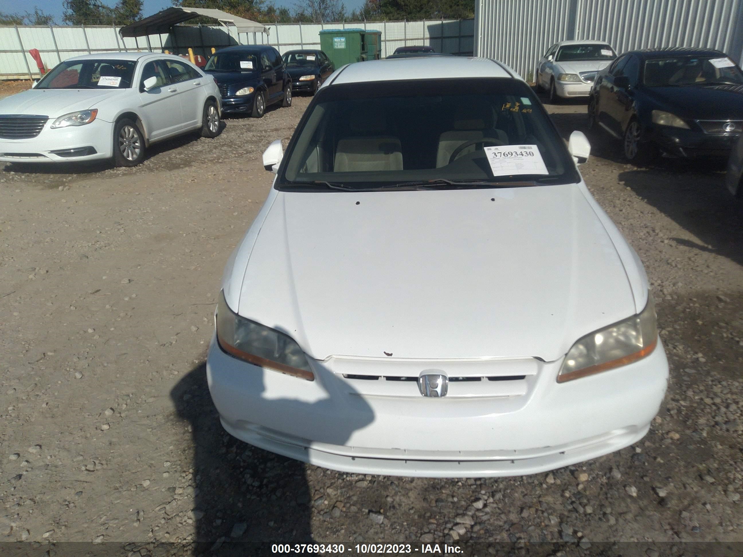 Photo 5 VIN: 1HGCG56412A121800 - HONDA ACCORD 