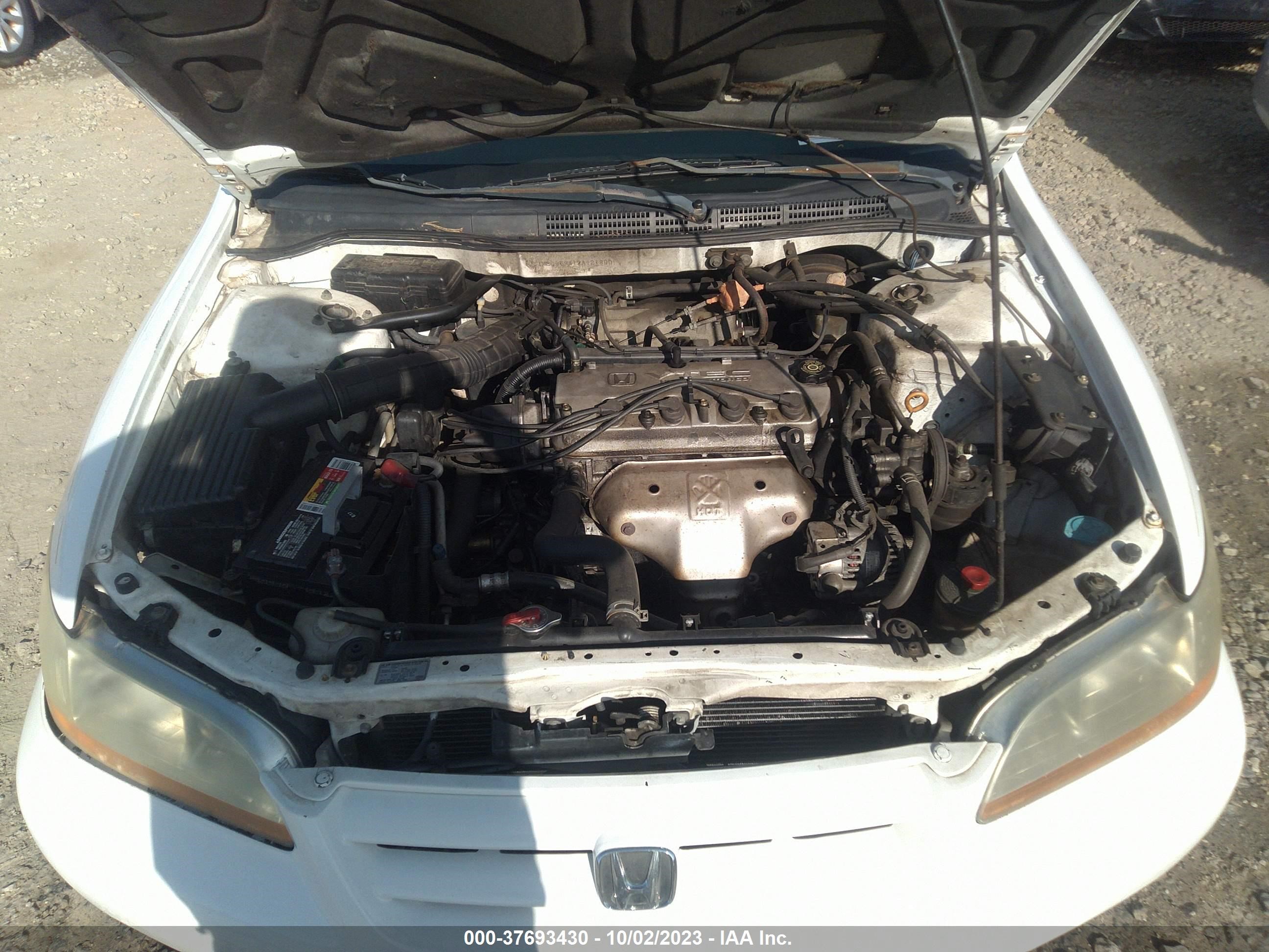 Photo 9 VIN: 1HGCG56412A121800 - HONDA ACCORD 