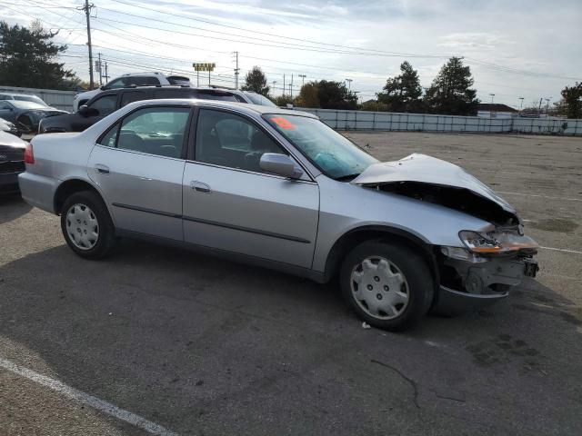 Photo 3 VIN: 1HGCG5641XA161768 - HONDA ACCORD 