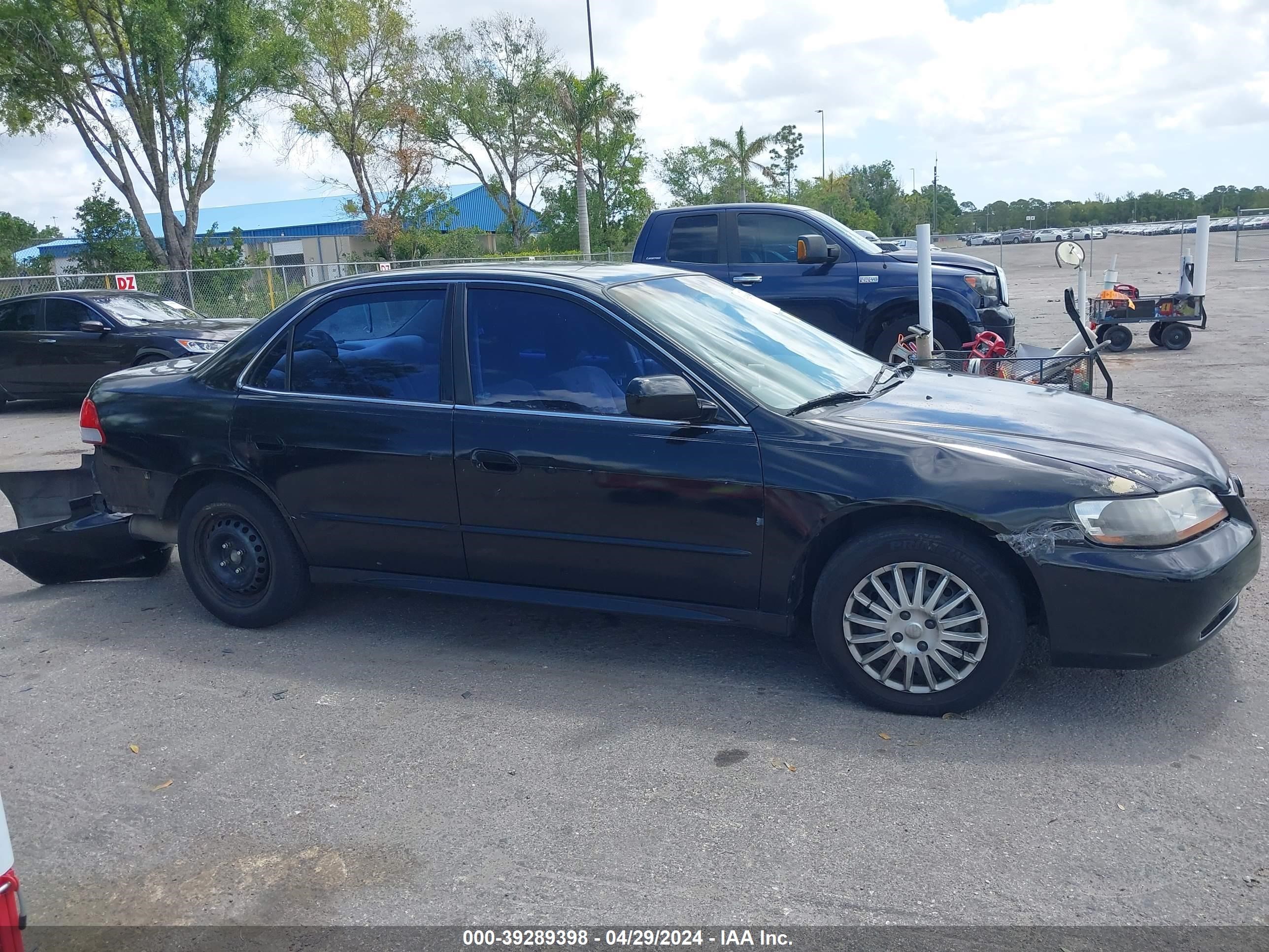 Photo 12 VIN: 1HGCG56422A003898 - HONDA ACCORD 