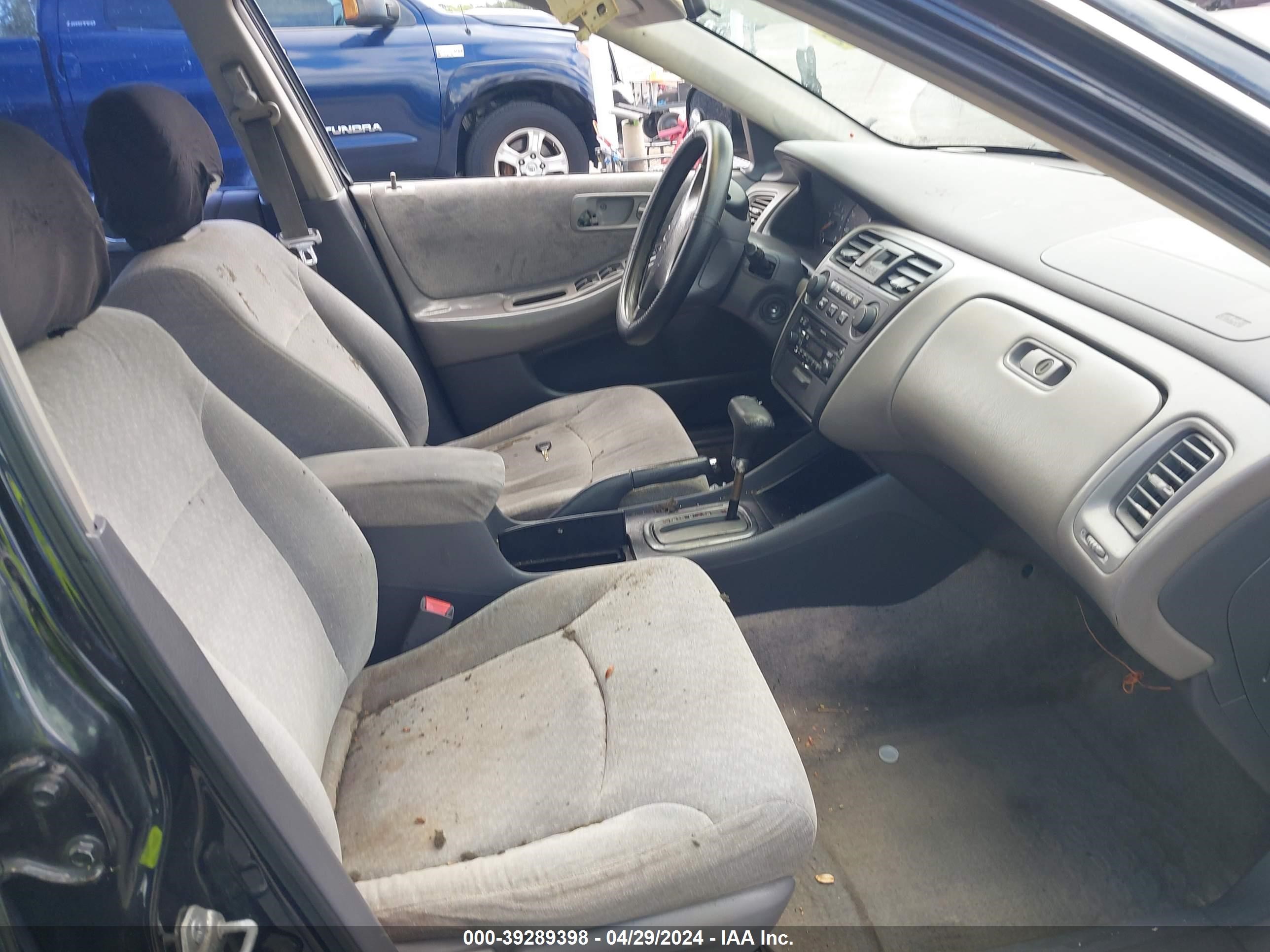 Photo 4 VIN: 1HGCG56422A003898 - HONDA ACCORD 