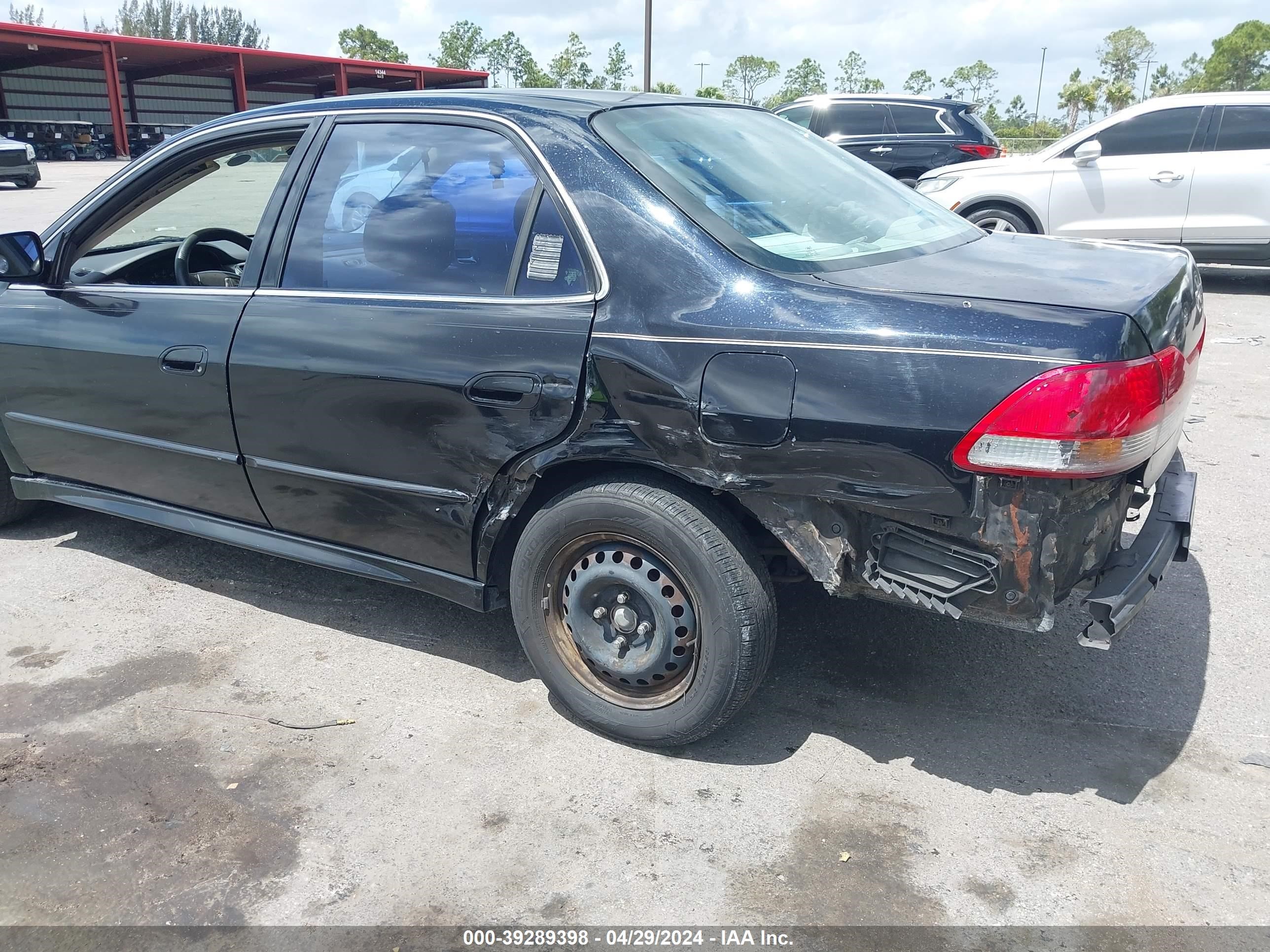 Photo 5 VIN: 1HGCG56422A003898 - HONDA ACCORD 