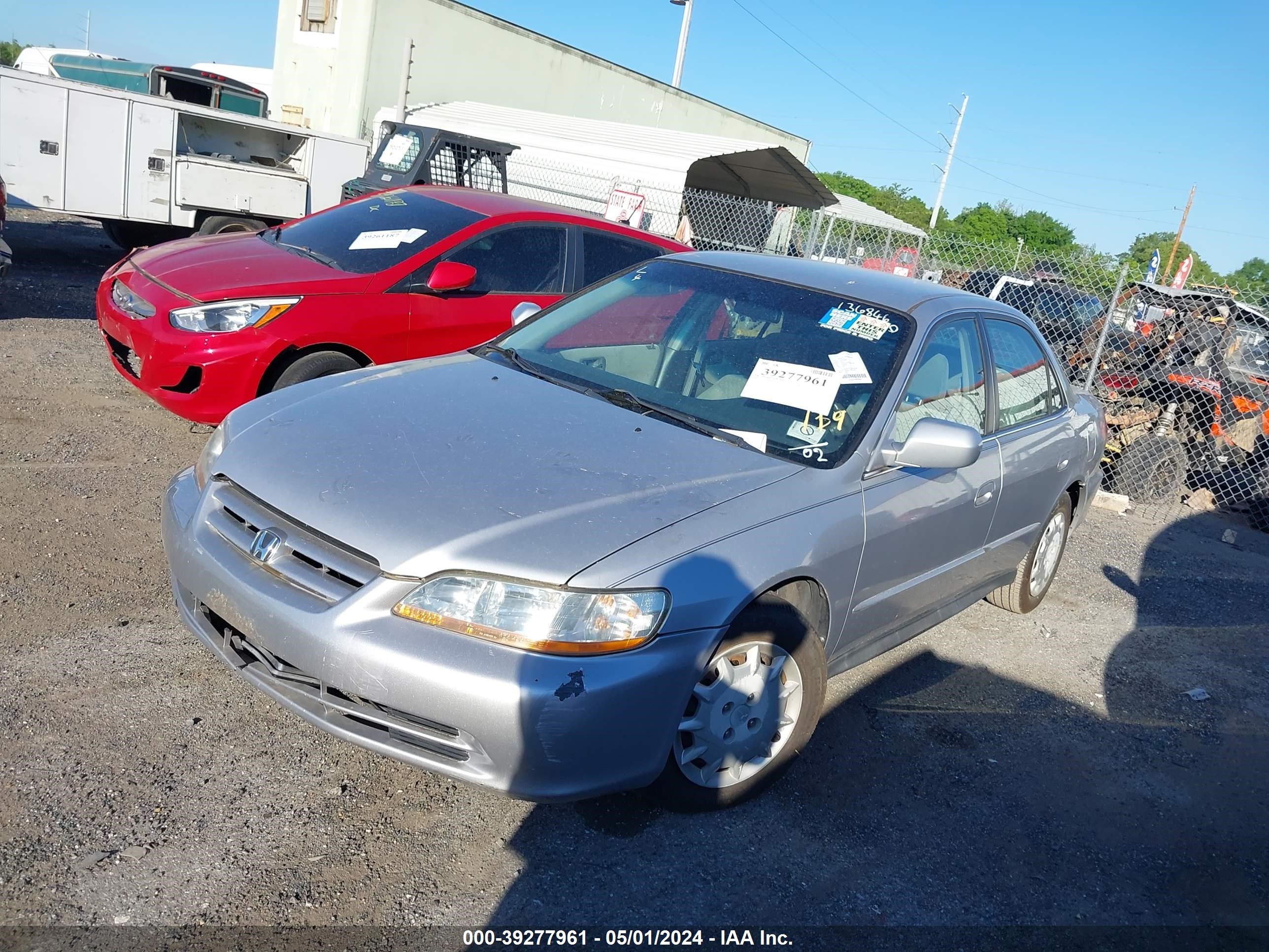 Photo 1 VIN: 1HGCG56422A037727 - HONDA ACCORD 