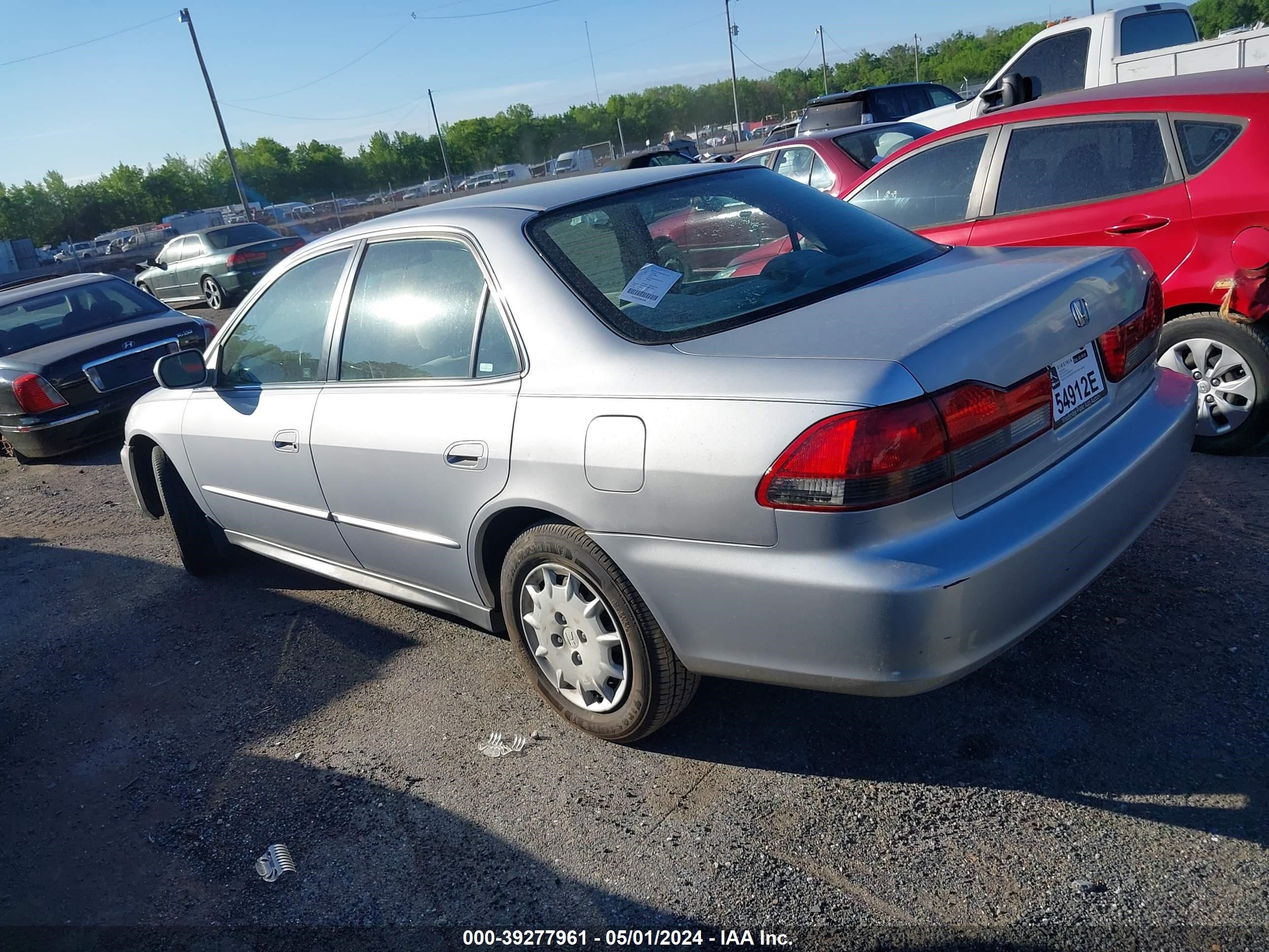 Photo 2 VIN: 1HGCG56422A037727 - HONDA ACCORD 