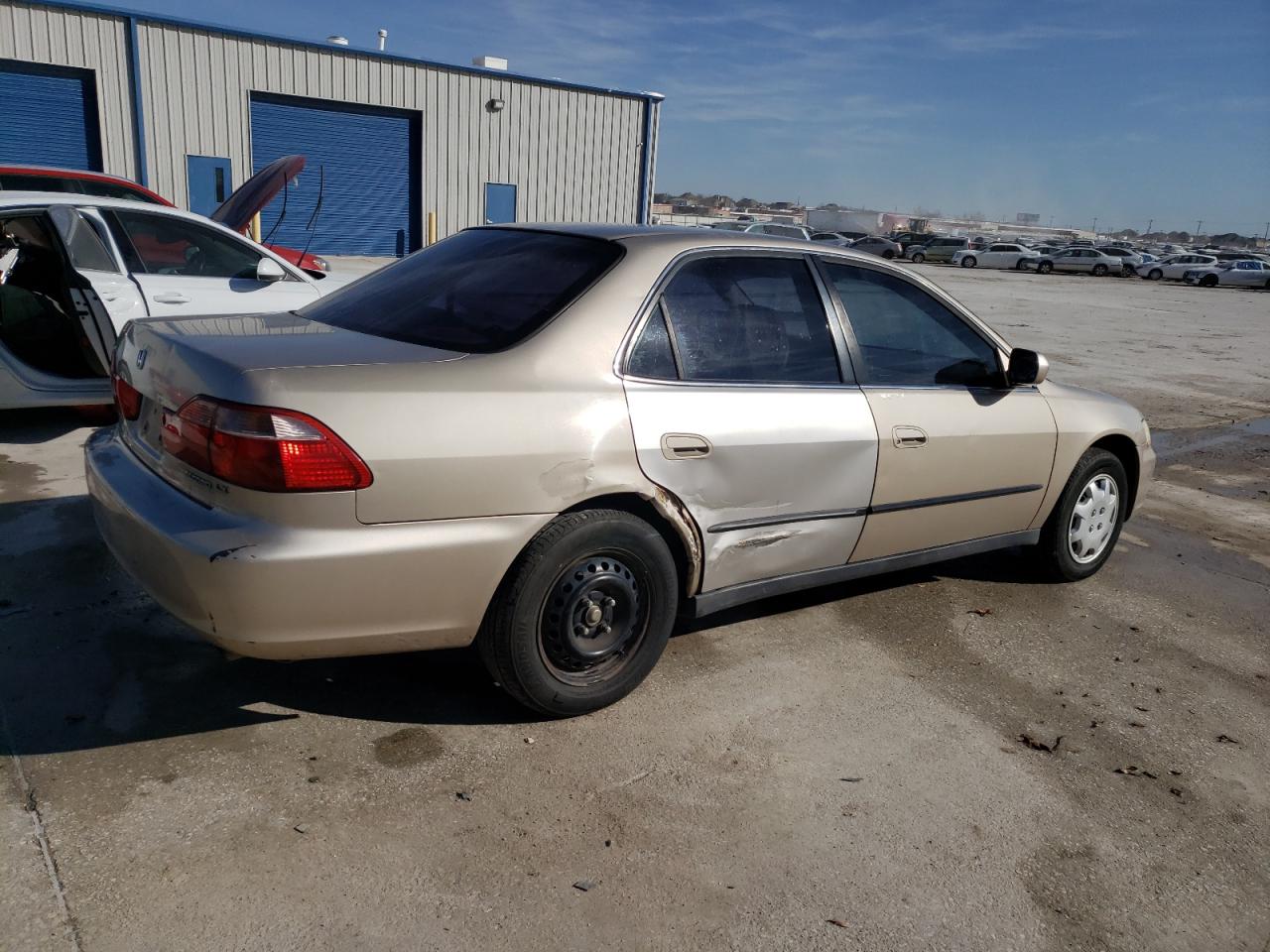 Photo 2 VIN: 1HGCG5642YA114931 - HONDA ACCORD 