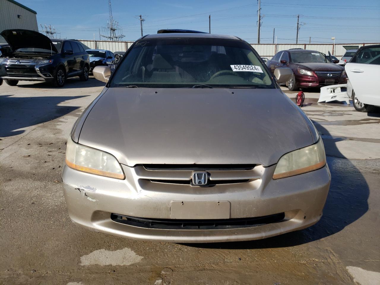 Photo 4 VIN: 1HGCG5642YA114931 - HONDA ACCORD 