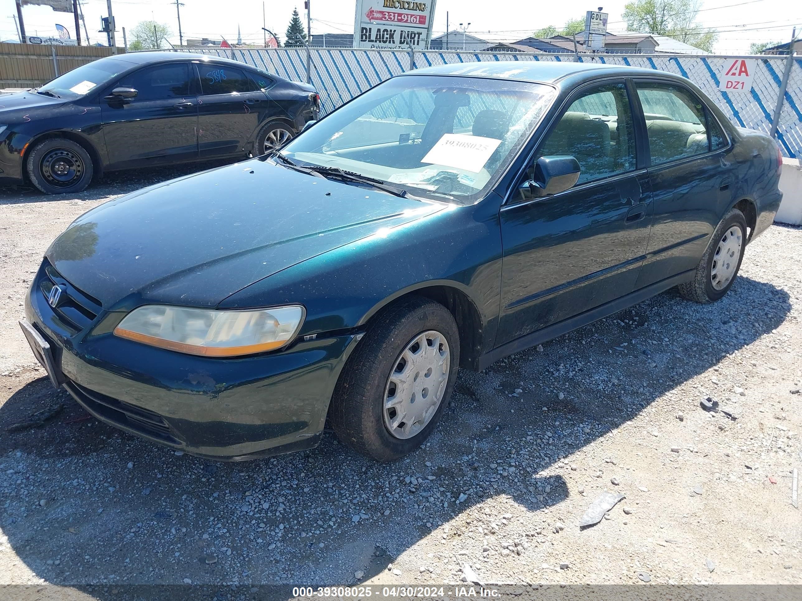 Photo 1 VIN: 1HGCG56431A062084 - HONDA ACCORD 