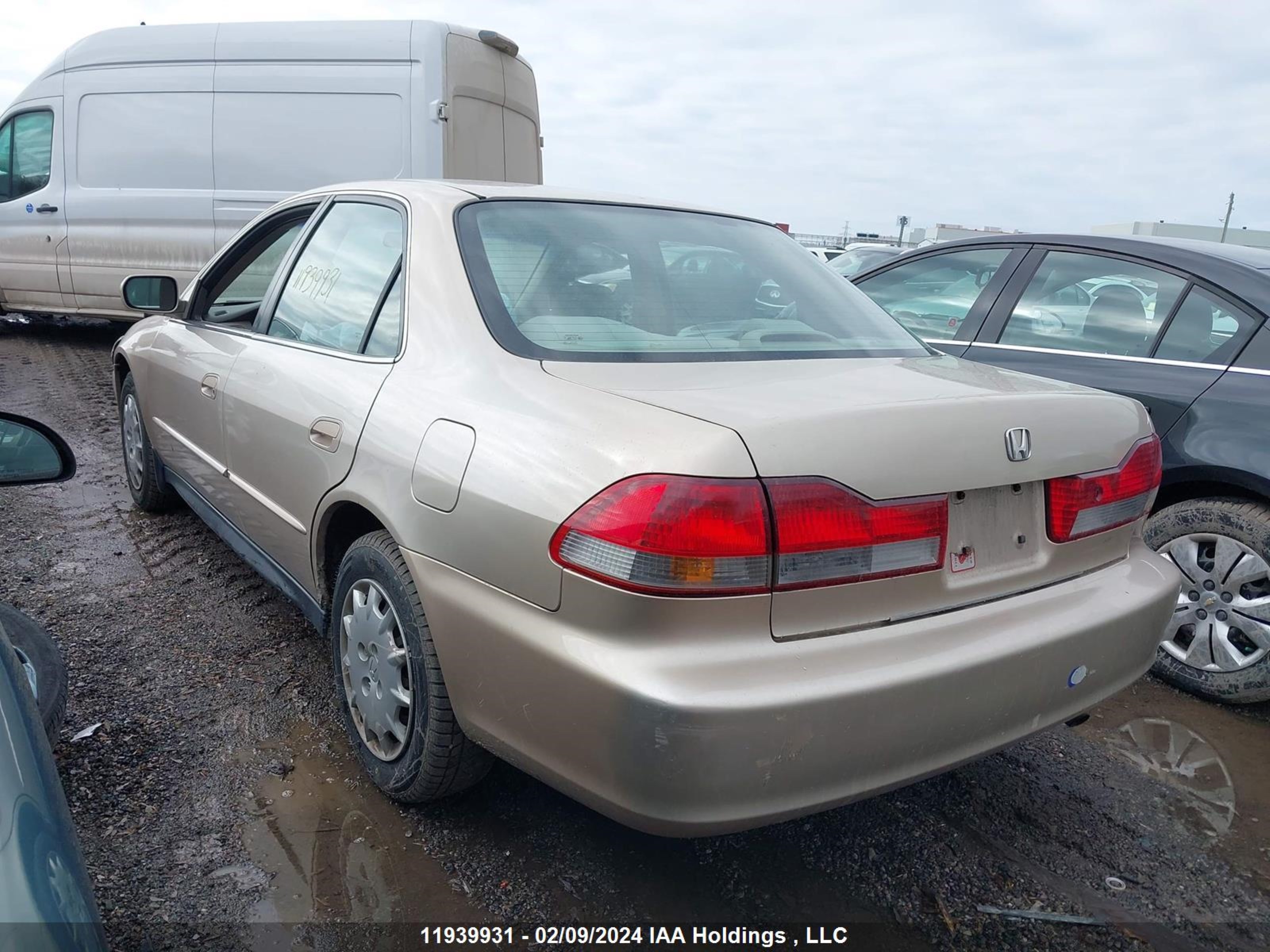 Photo 2 VIN: 1HGCG56431A814477 - HONDA ACCORD 