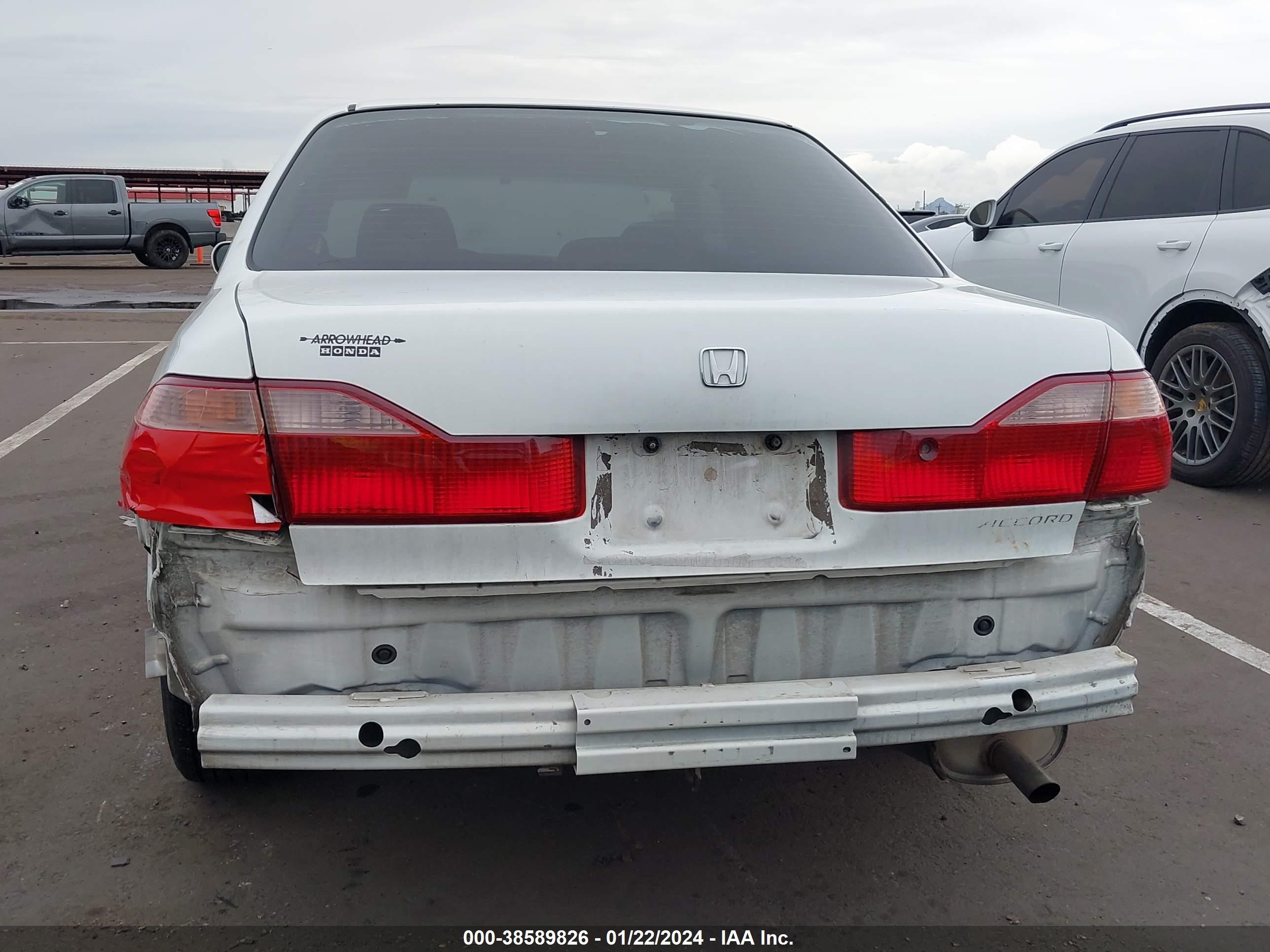 Photo 5 VIN: 1HGCG5643WA002636 - HONDA ACCORD 