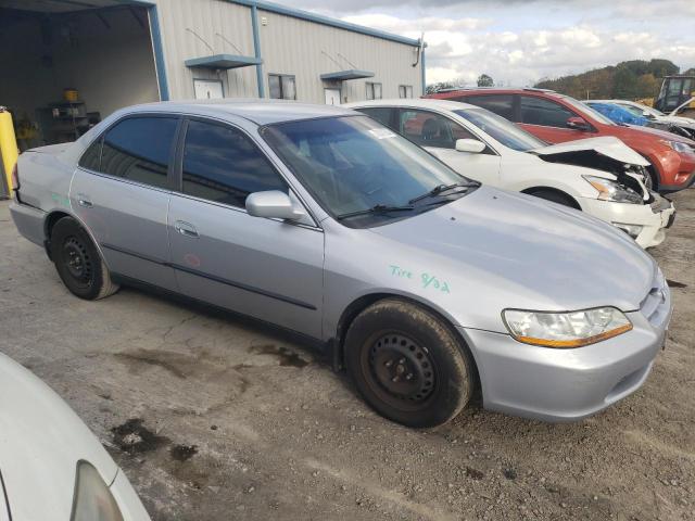 Photo 3 VIN: 1HGCG5644WA035676 - HONDA ACCORD LX 