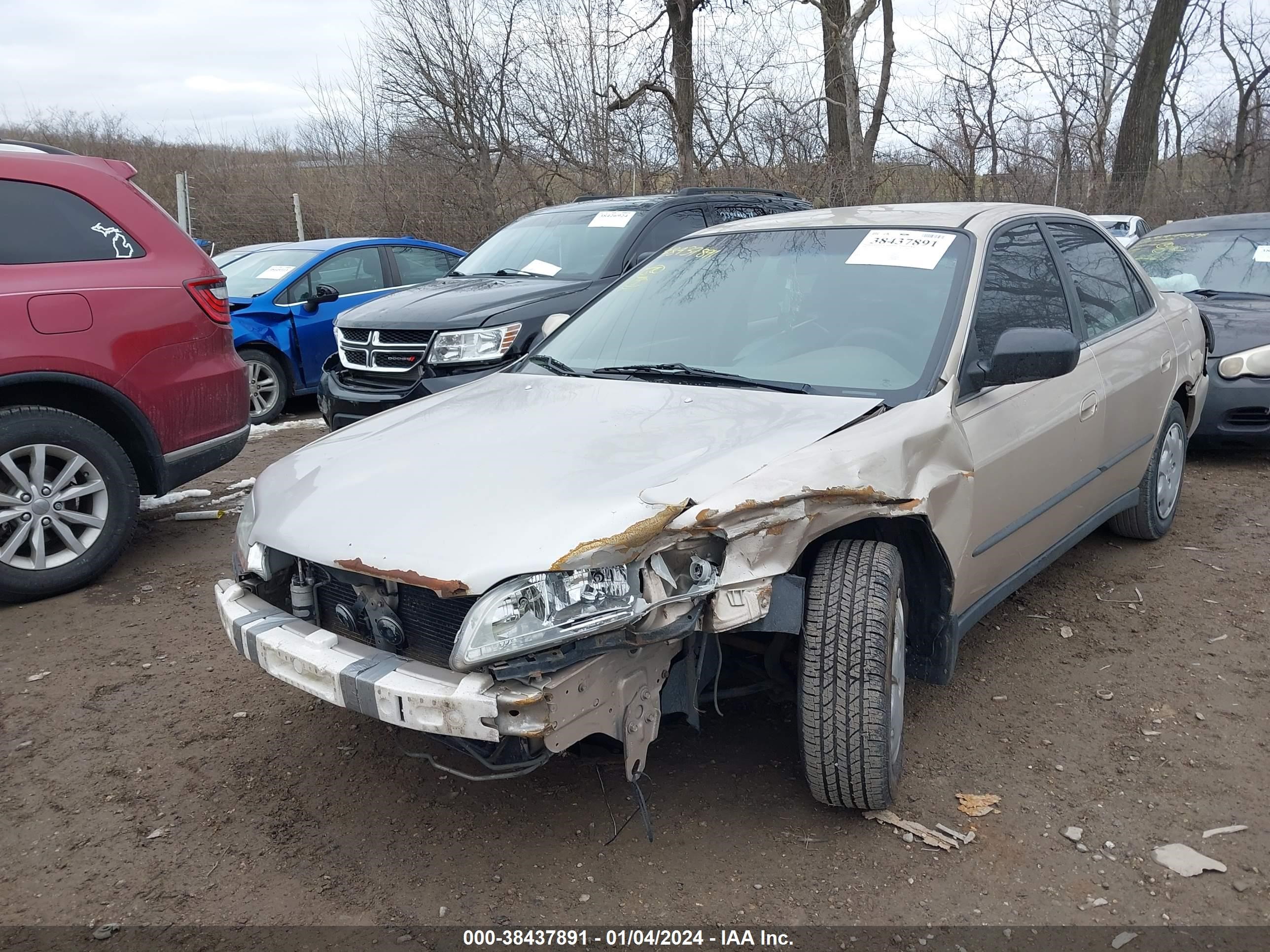 Photo 5 VIN: 1HGCG5644YA016970 - HONDA ACCORD 