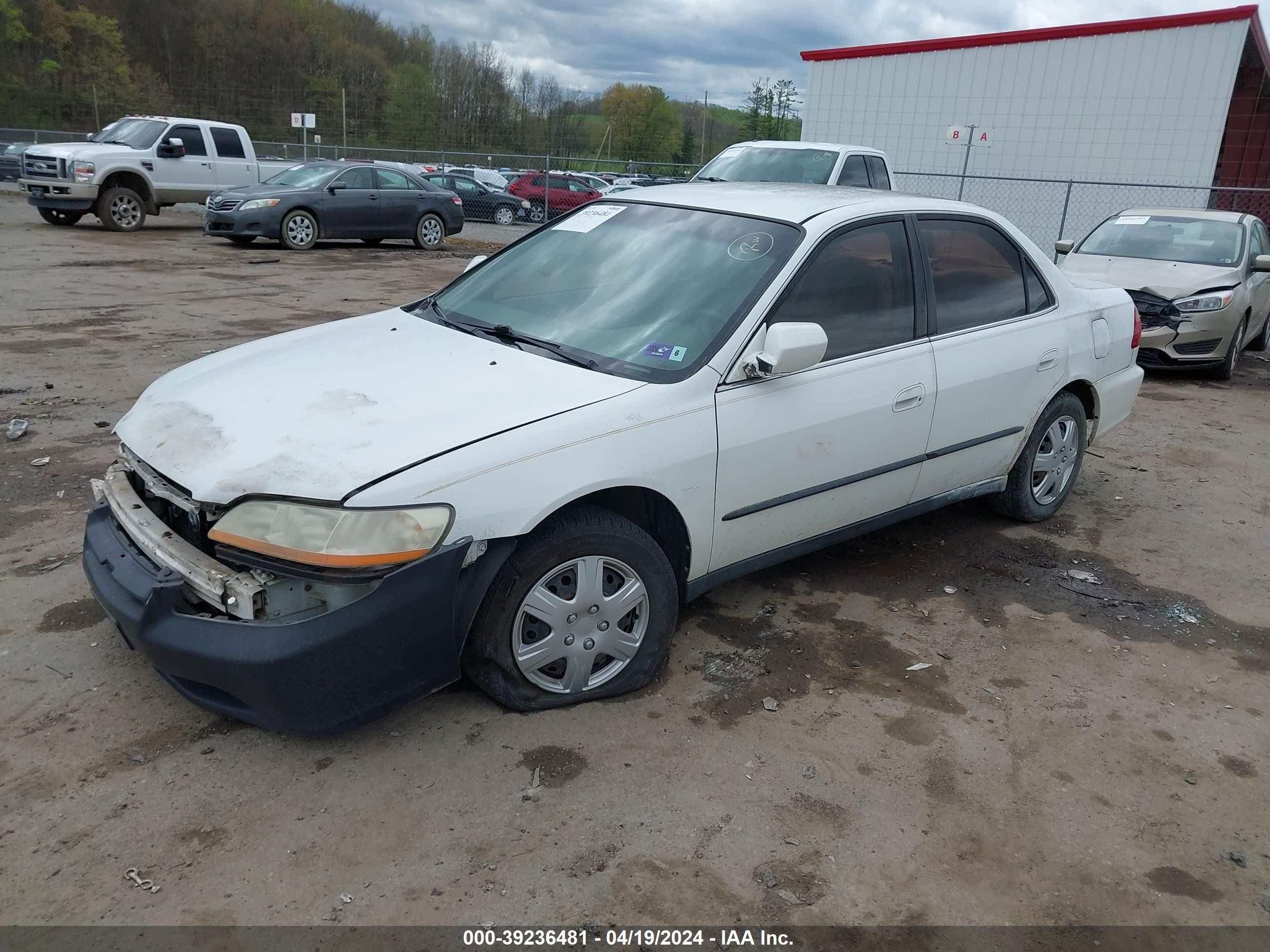 Photo 1 VIN: 1HGCG5644YA053257 - HONDA ACCORD 