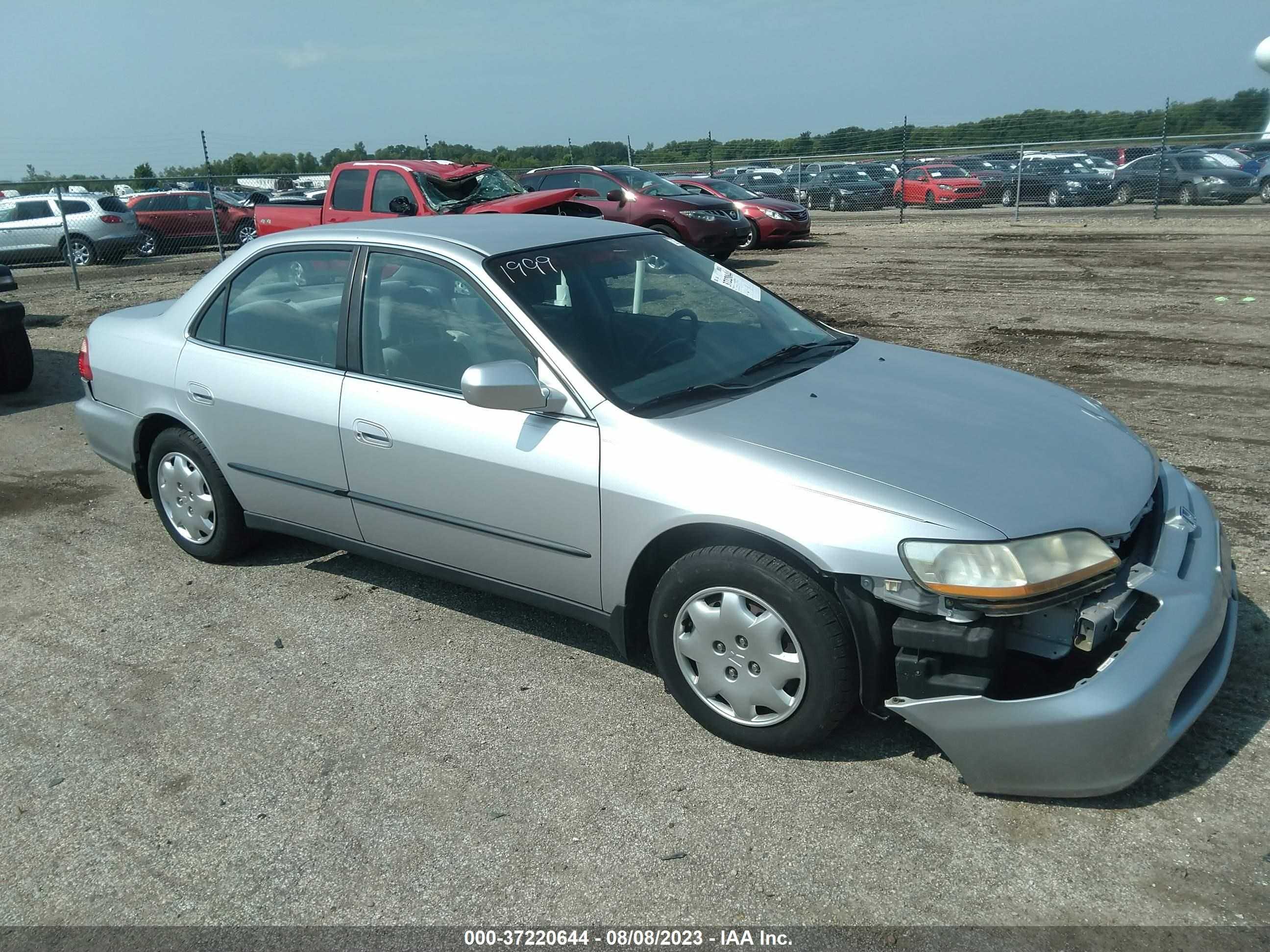 Photo 0 VIN: 1HGCG5645XA071006 - HONDA ACCORD 