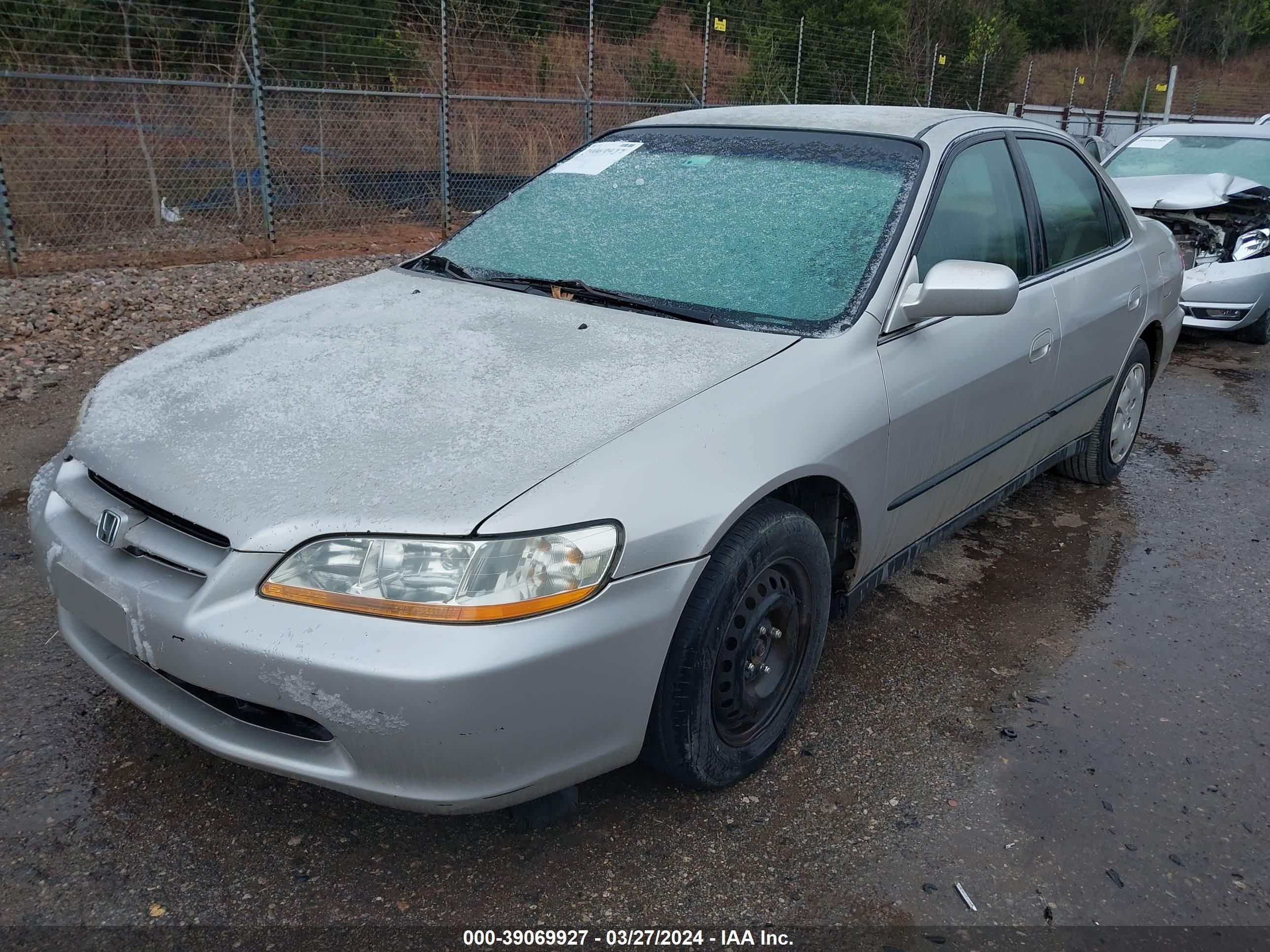 Photo 1 VIN: 1HGCG5649WA009302 - HONDA ACCORD 