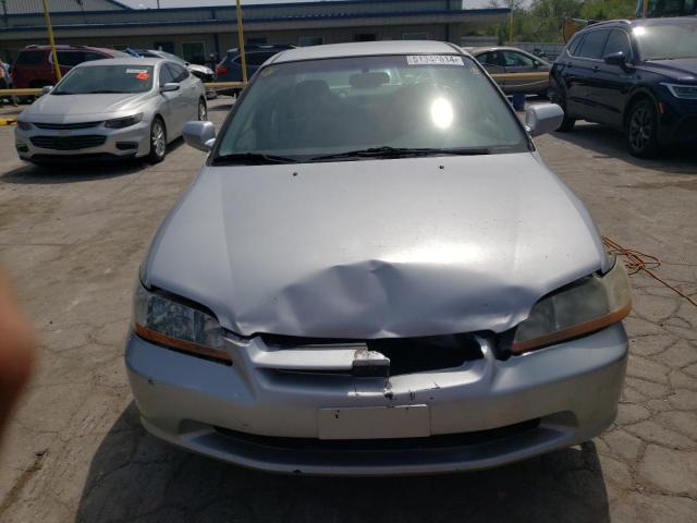 Photo 4 VIN: 1HGCG5649XA118828 - HONDA ACCORD 