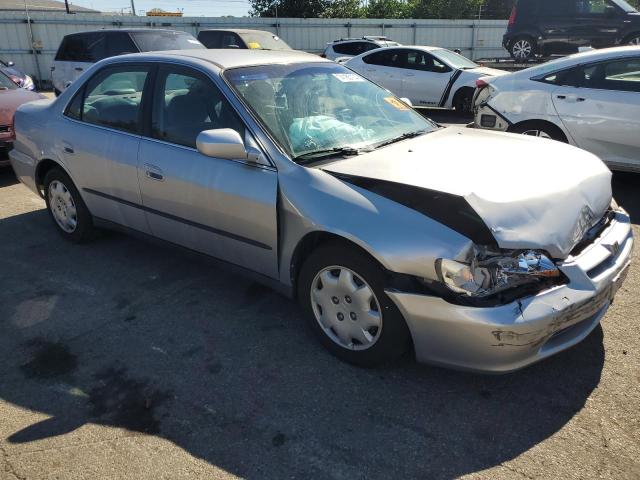 Photo 3 VIN: 1HGCG5649YA145870 - HONDA ACCORD LX 