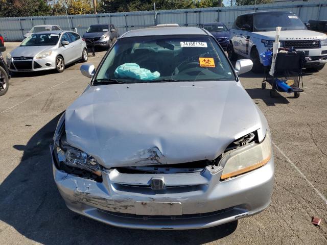 Photo 4 VIN: 1HGCG5649YA145870 - HONDA ACCORD LX 