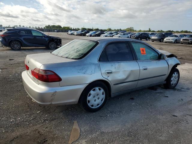 Photo 2 VIN: 1HGCG564XWA148595 - HONDA ACCORD 