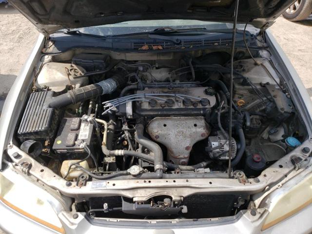 Photo 6 VIN: 1HGCG564XXA148730 - HONDA ACCORD LX 