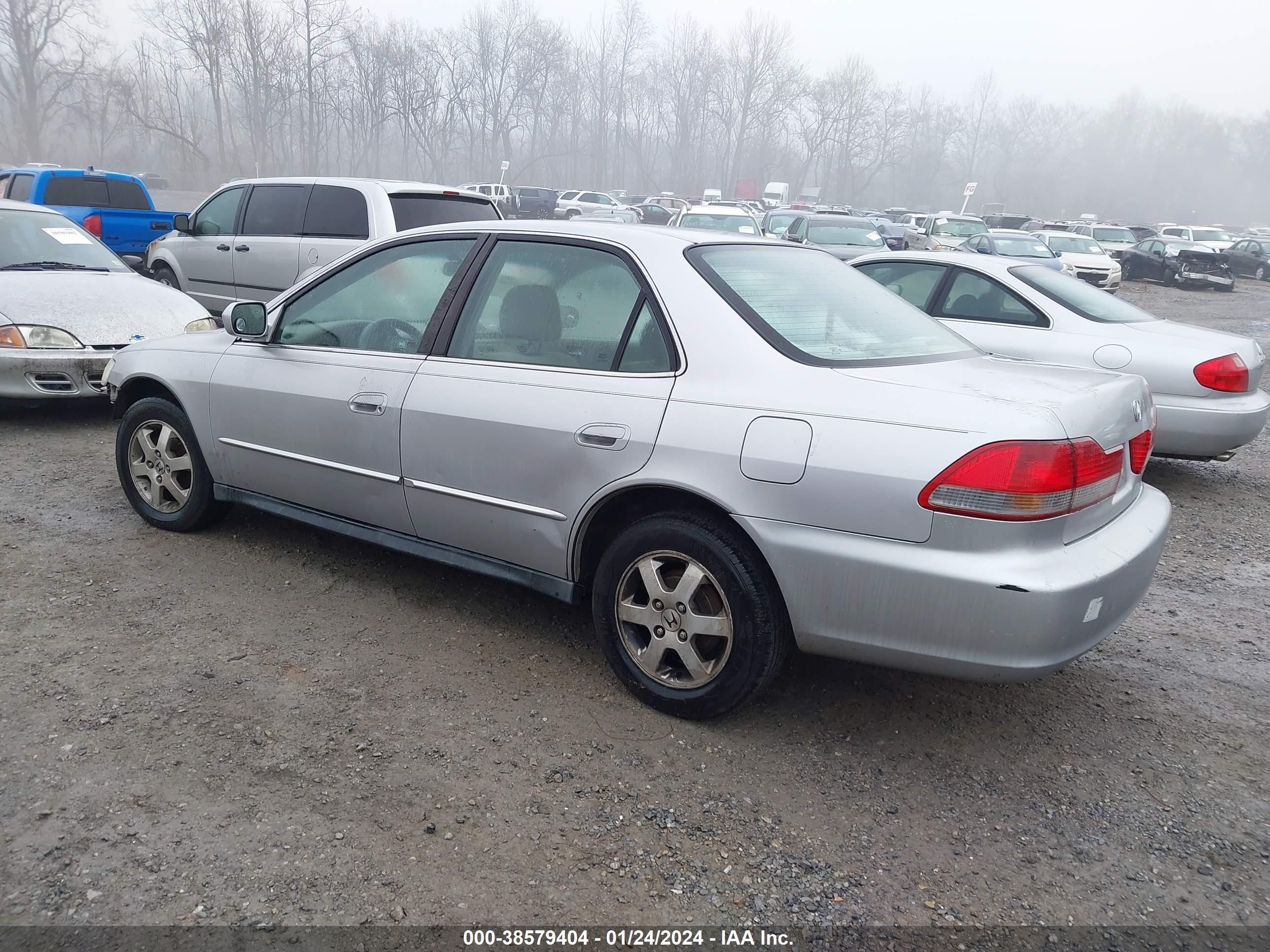 Photo 2 VIN: 1HGCG56502A051540 - HONDA ACCORD 